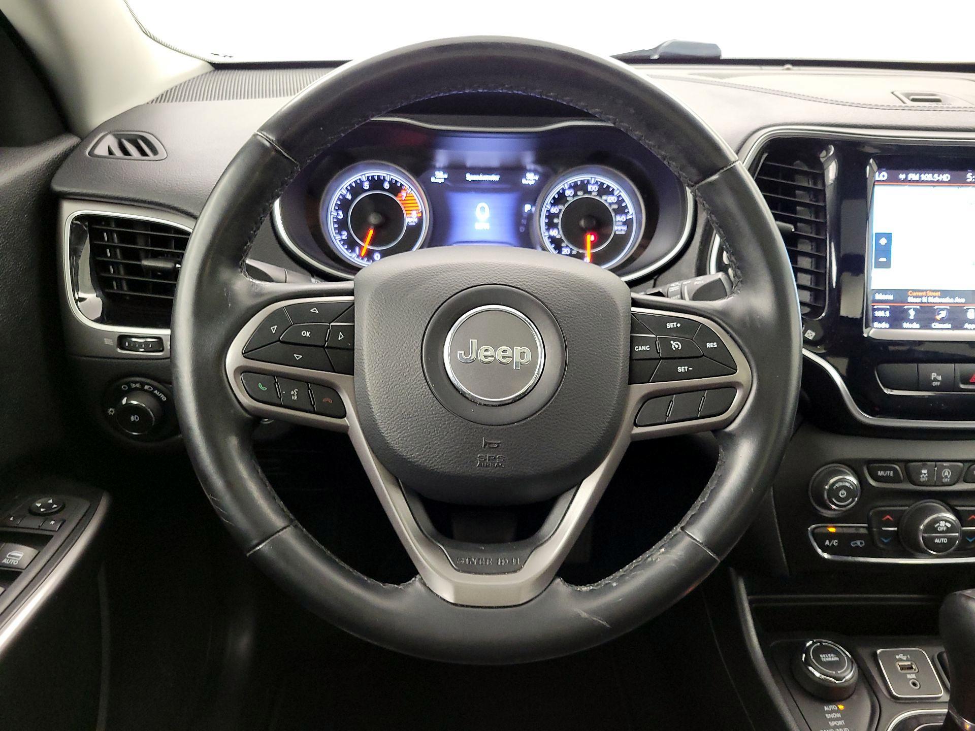 Thumbnail: 2019 Jeep Cherokee - 10