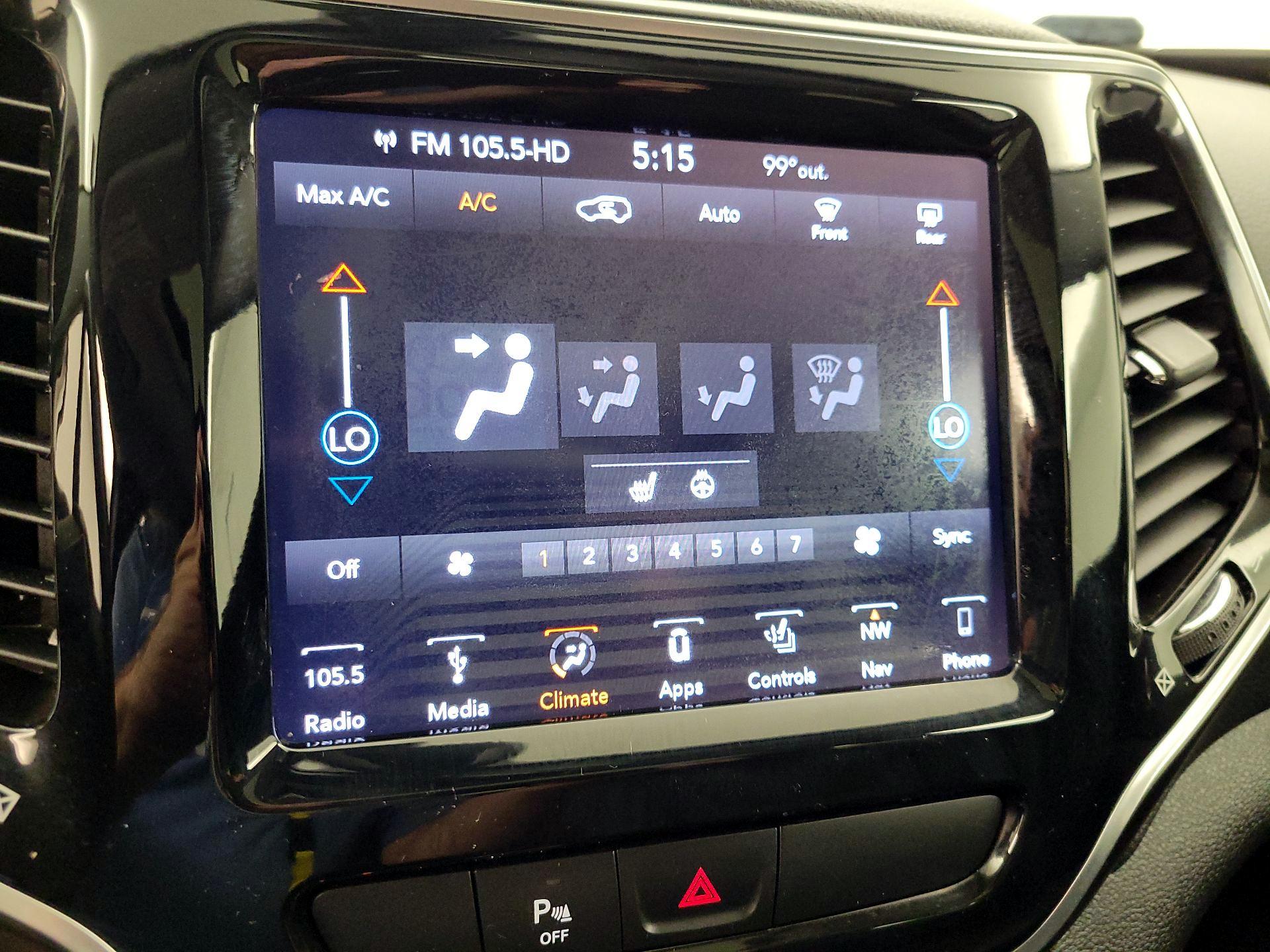 Thumbnail: 2019 Jeep Cherokee - 17