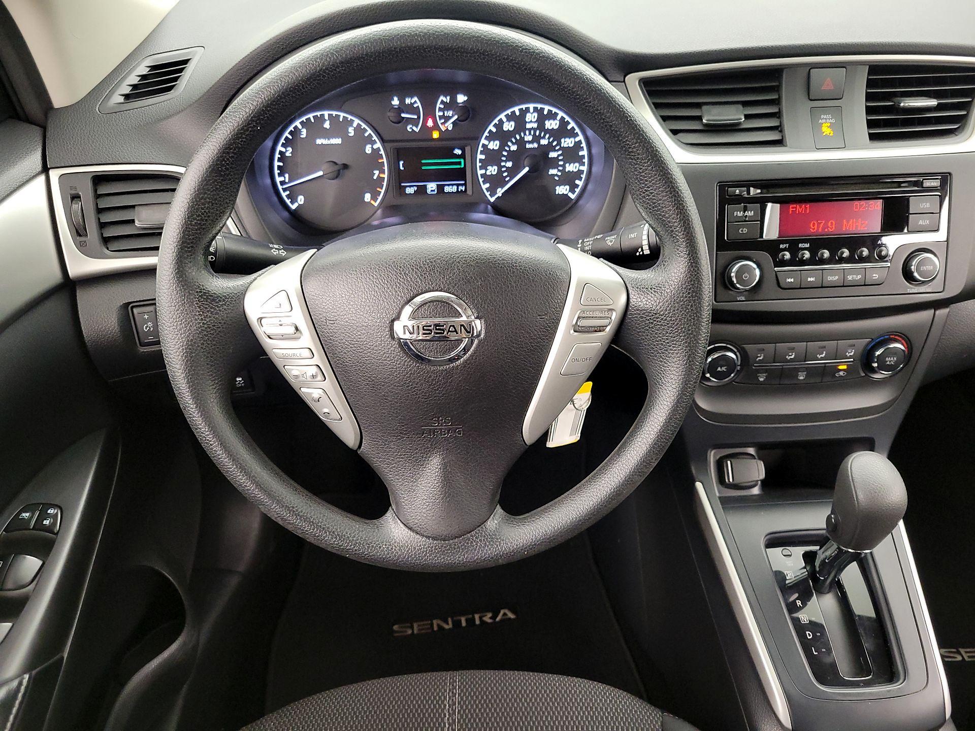 Thumbnail: 2017 Nissan Sentra - 10