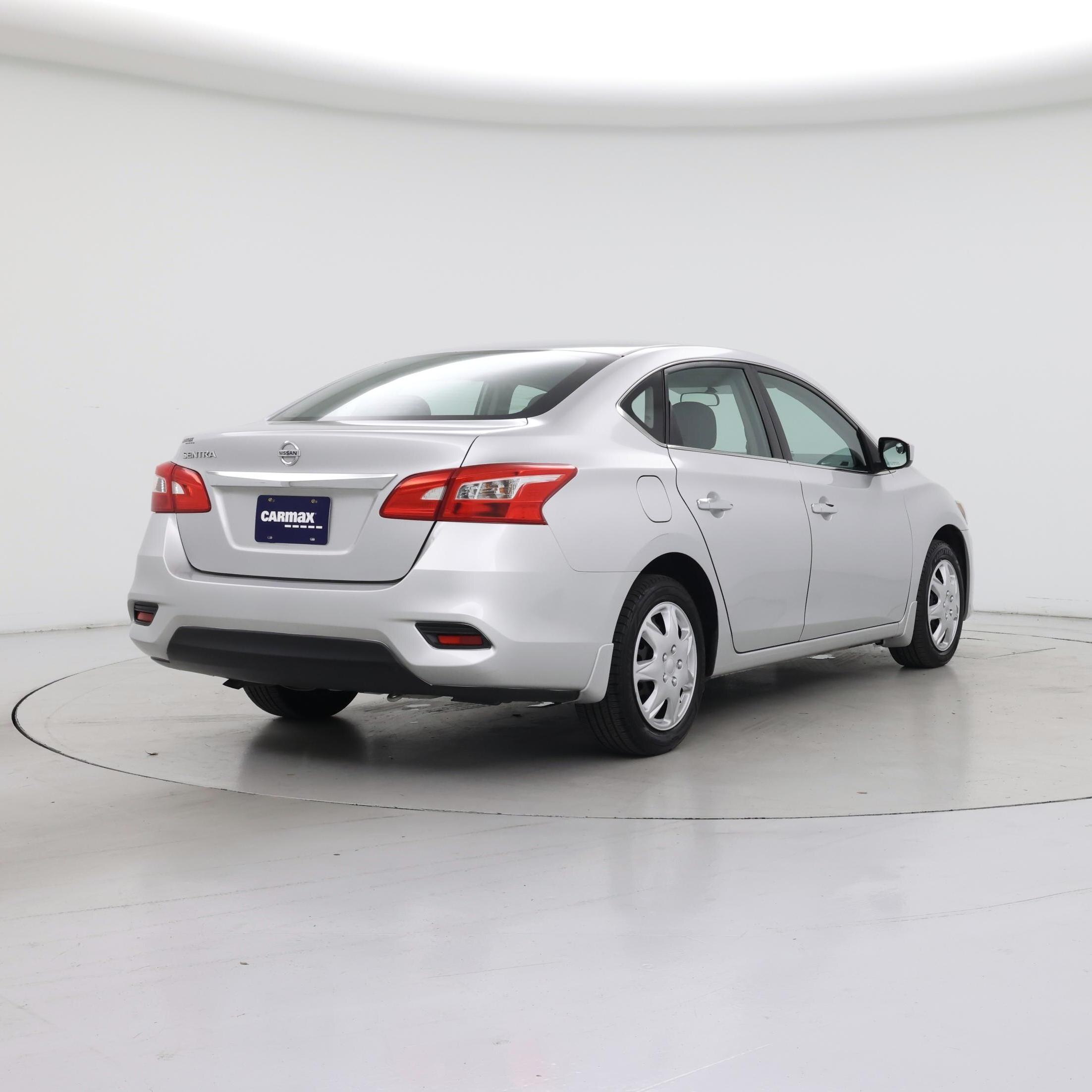Thumbnail: 2017 Nissan Sentra - 8
