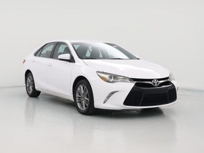 White 2015 Toyota Camry SE