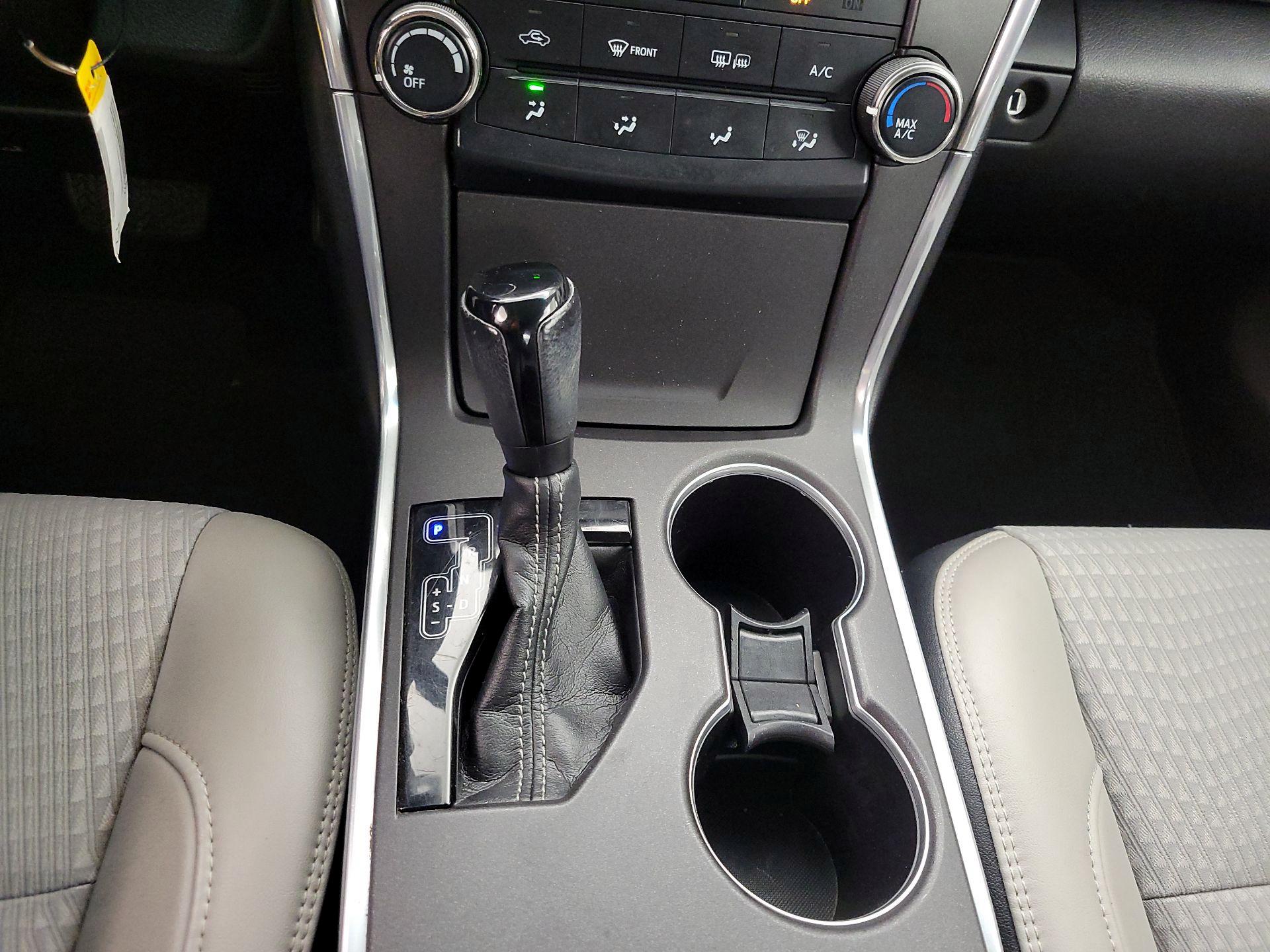 Thumbnail: 2015 Toyota Camry - 17