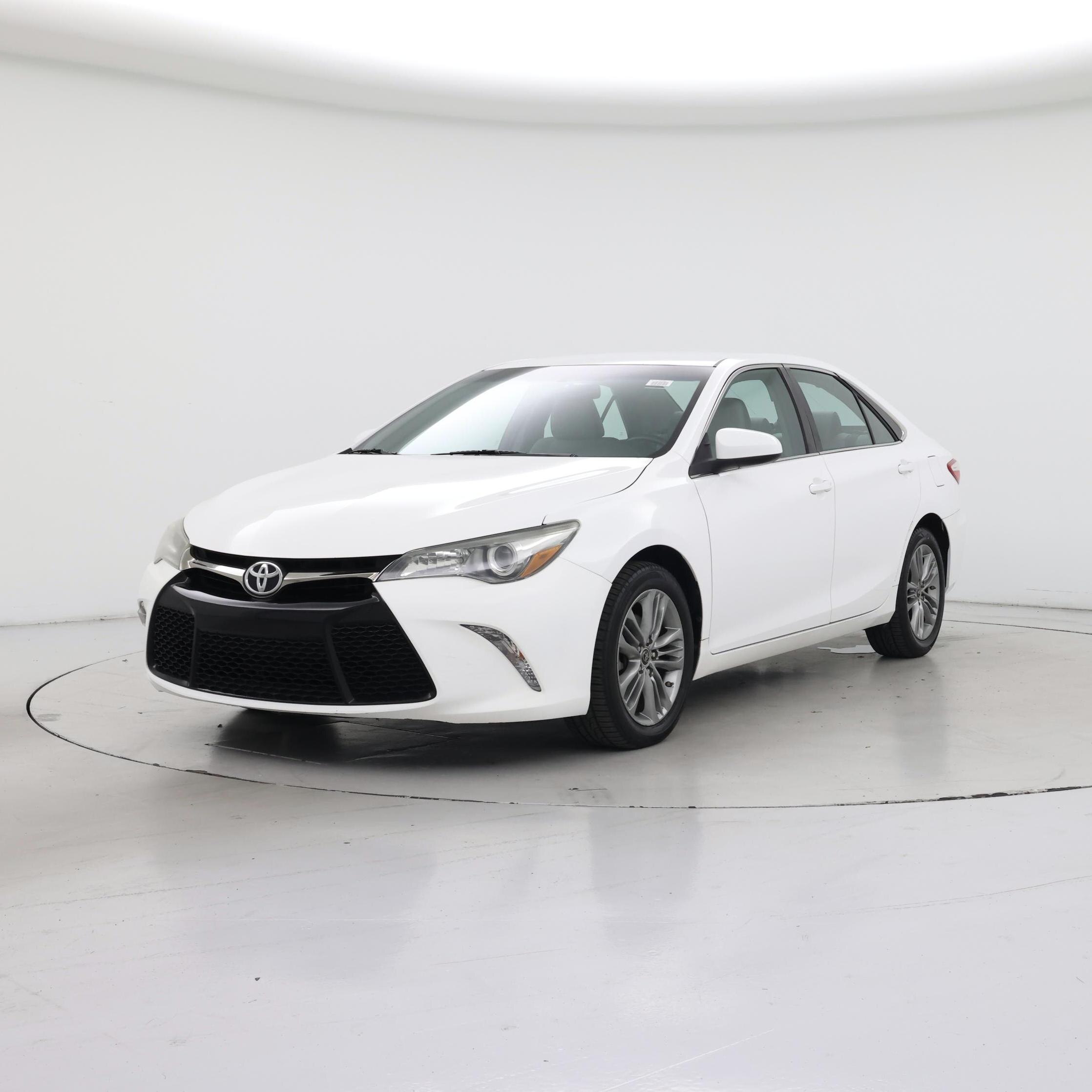 Thumbnail: 2015 Toyota Camry - 4