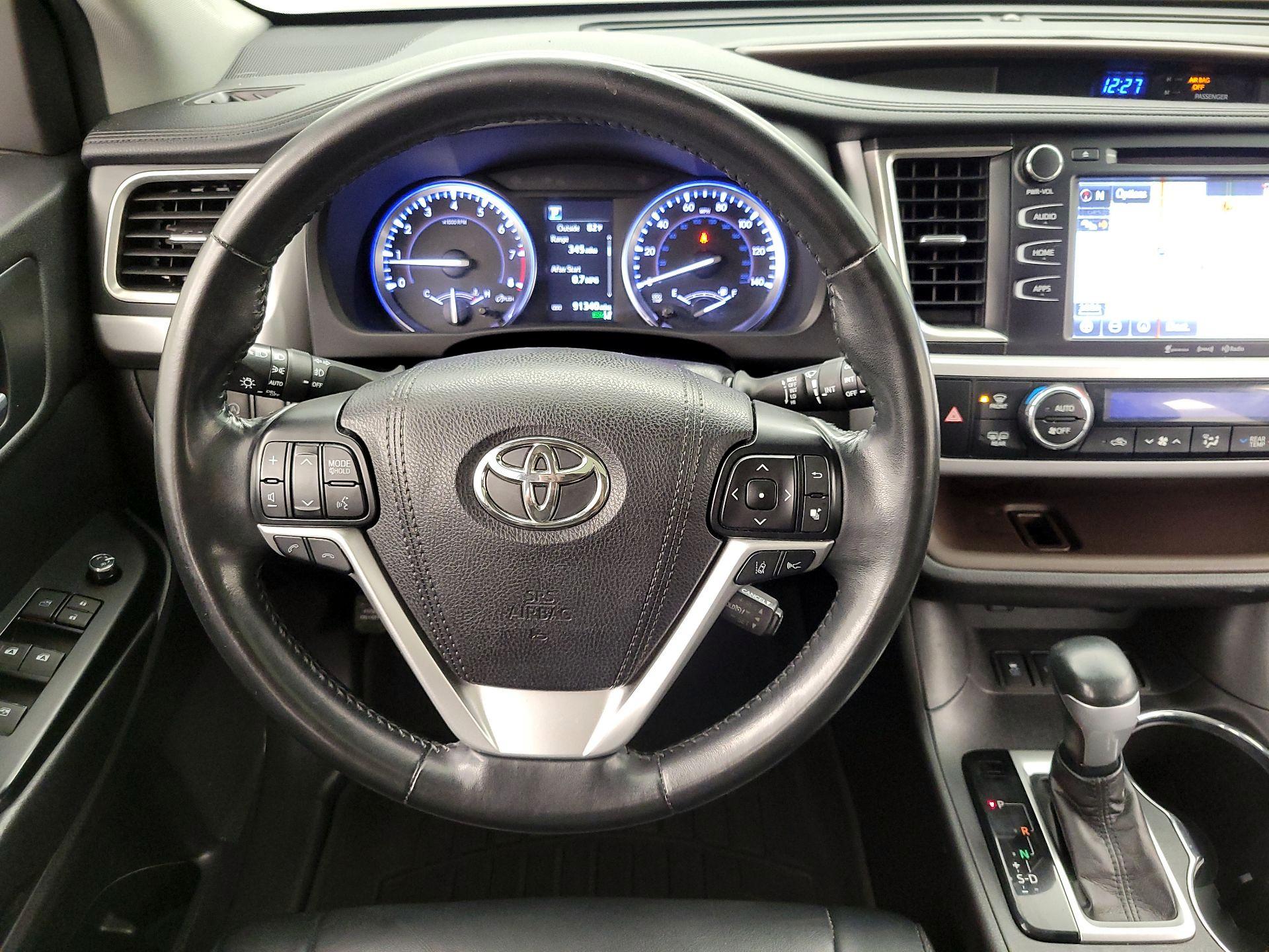 Thumbnail: 2018 Toyota Highlander - 10