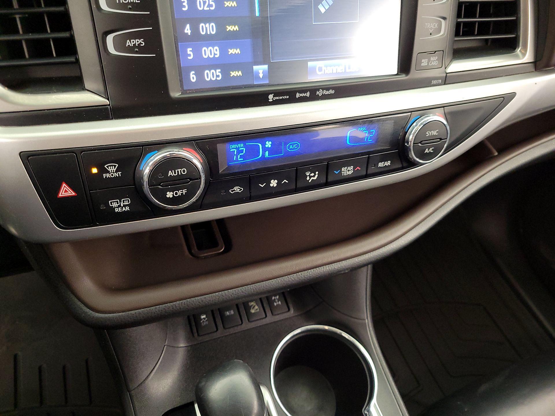 Thumbnail: 2018 Toyota Highlander - 17