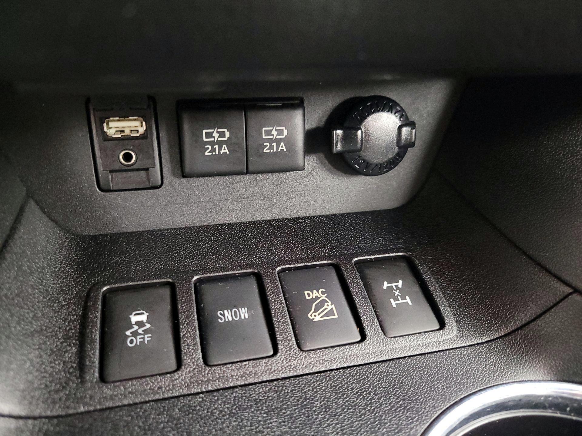 Thumbnail: 2018 Toyota Highlander - 19