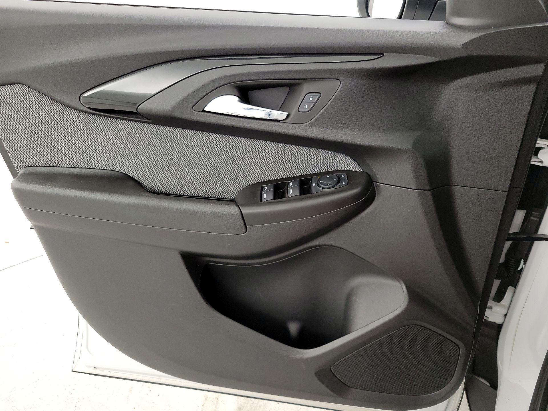 Thumbnail: 2023 Chevrolet TrailBlazer - 12