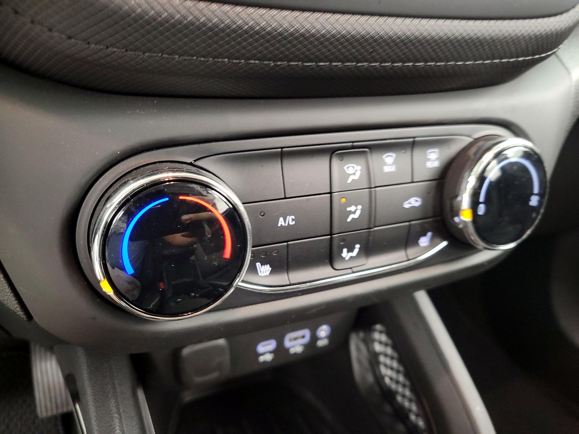 Thumbnail: 2023 Chevrolet TrailBlazer - 16