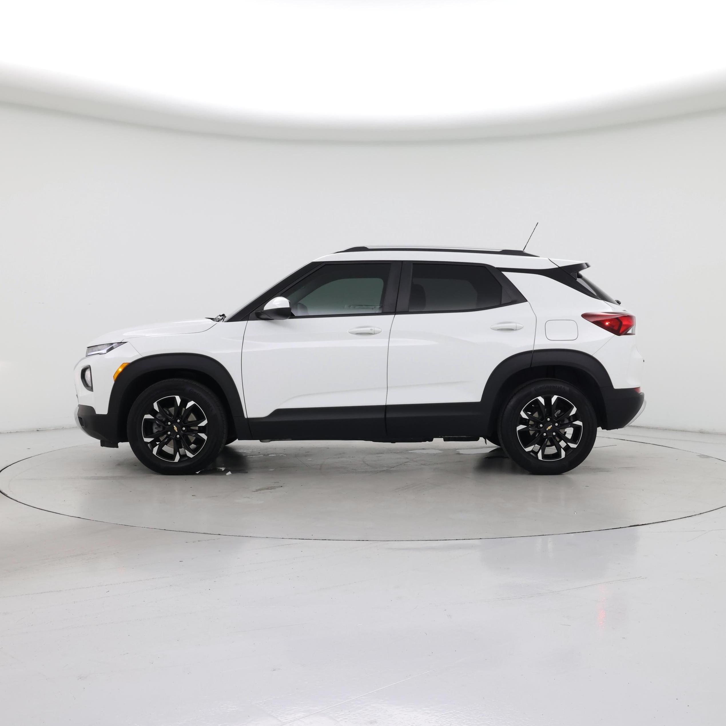 Thumbnail: 2023 Chevrolet TrailBlazer - 3