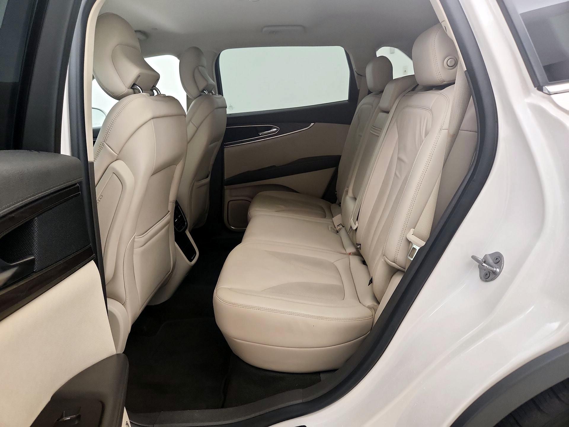 Thumbnail: 2019 Lincoln Nautilus - 20