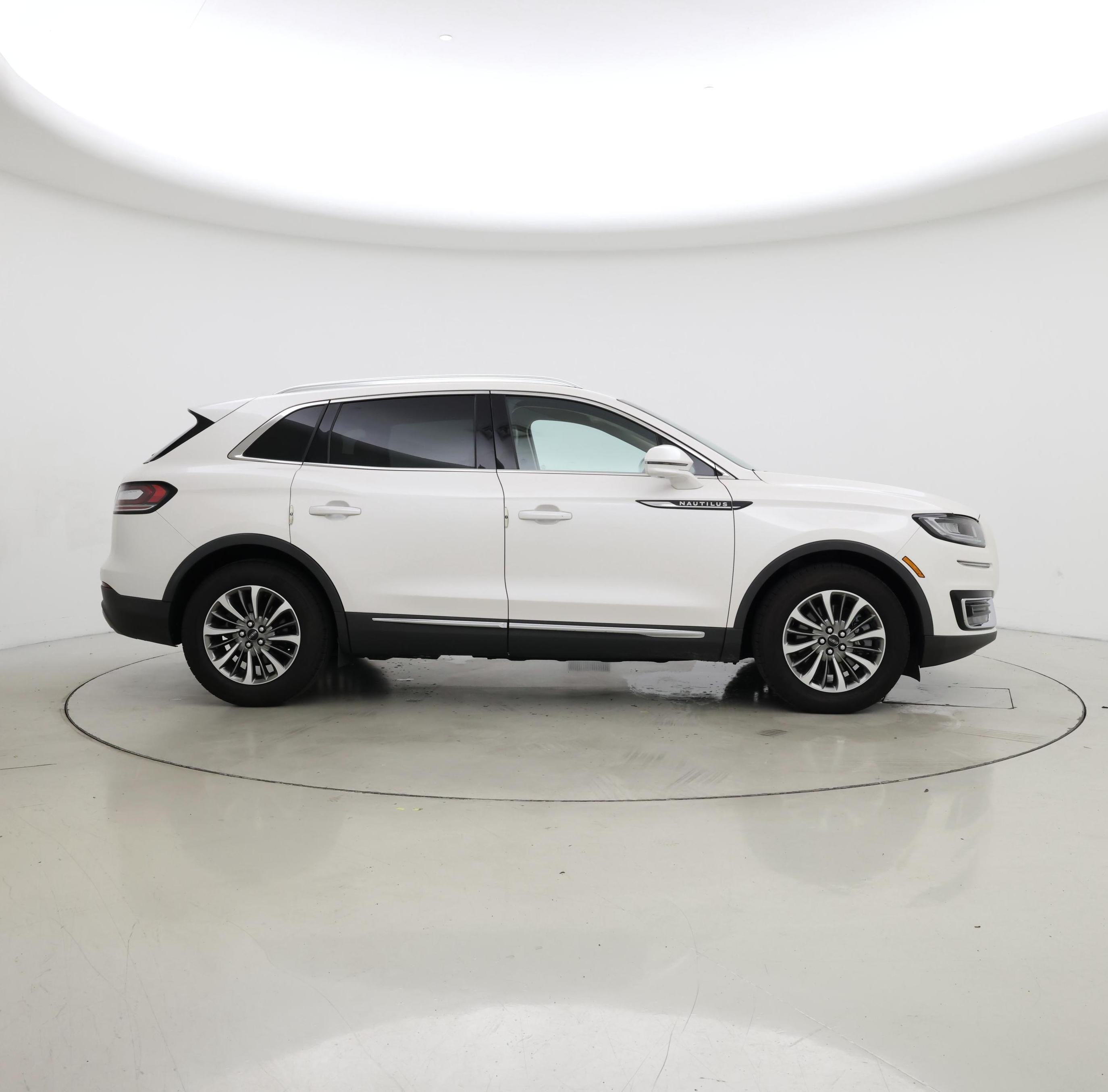 Thumbnail: 2019 Lincoln Nautilus - 7