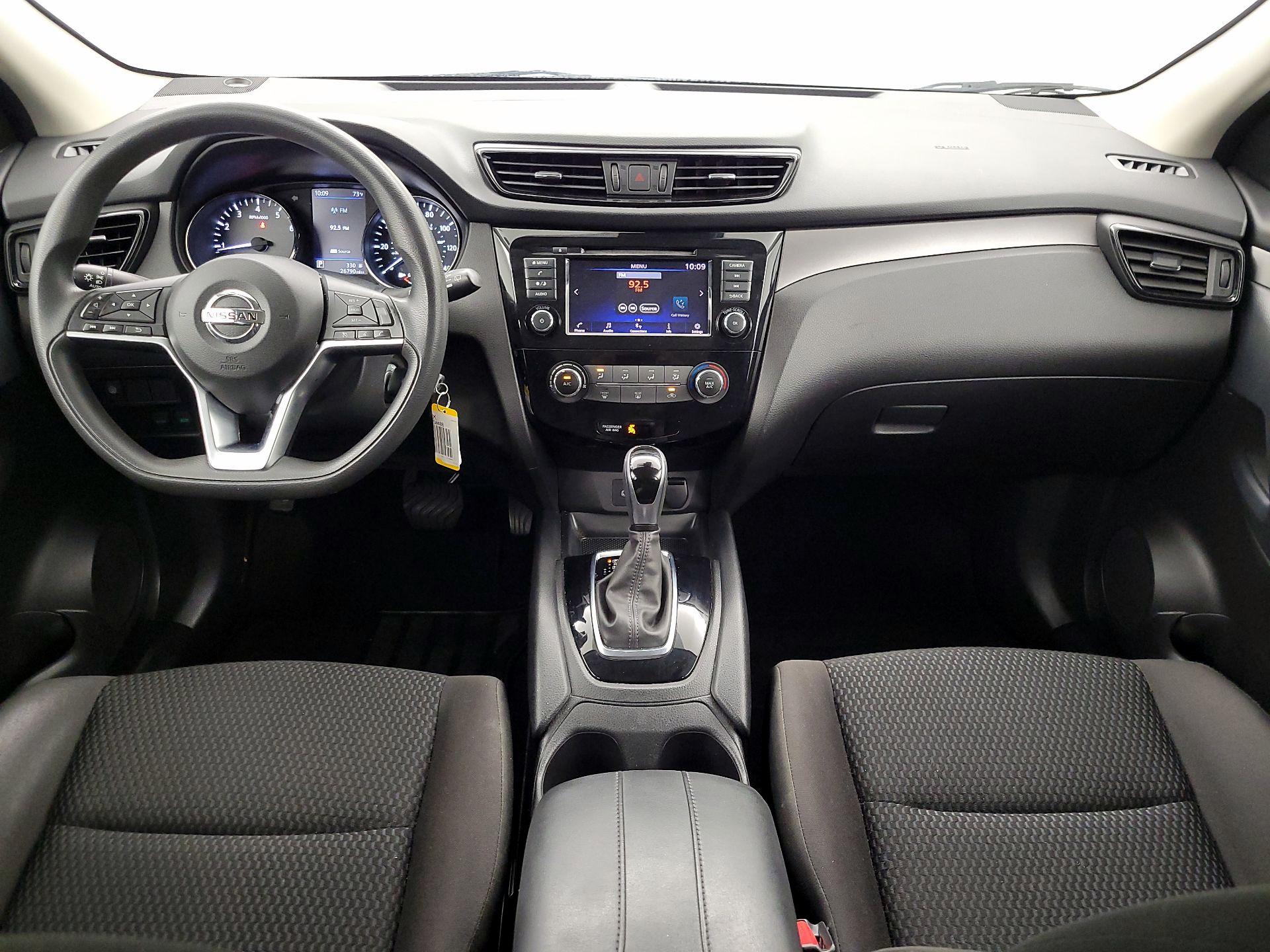 Thumbnail: 2020 Nissan Rogue Sport - 9