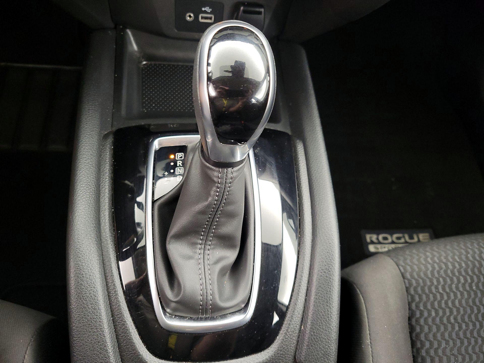 Thumbnail: 2020 Nissan Rogue Sport - 17