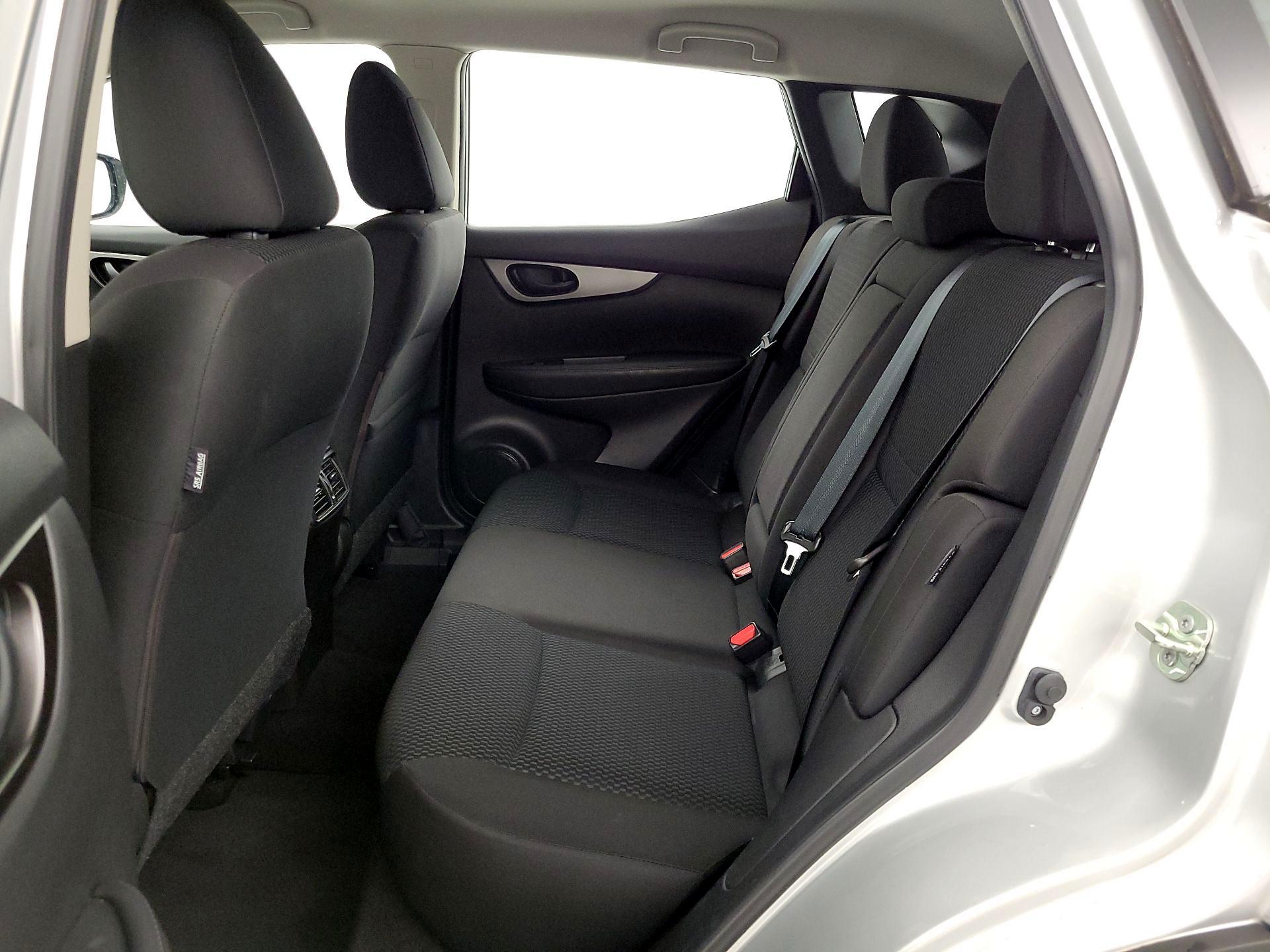 Thumbnail: 2020 Nissan Rogue Sport - 19