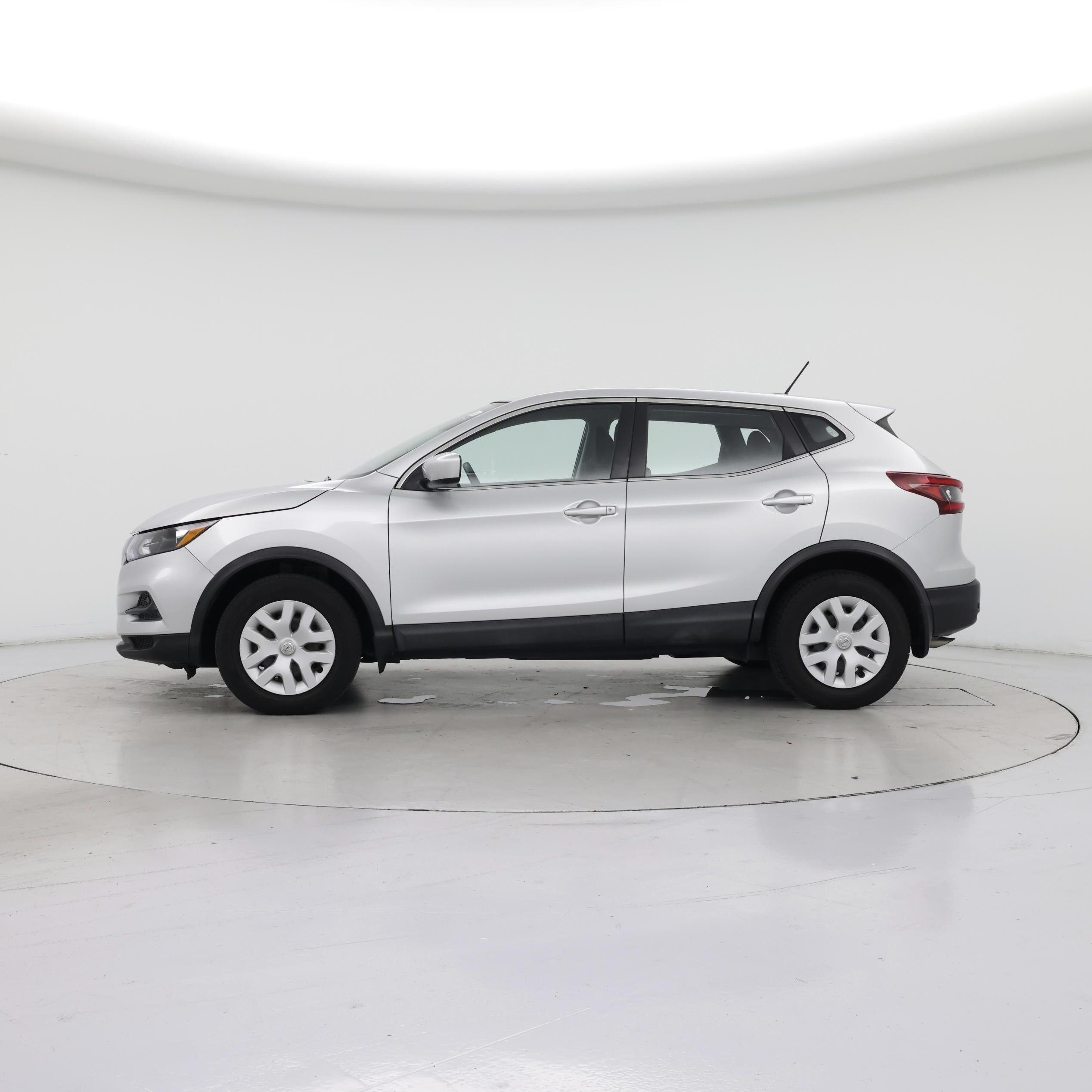 Thumbnail: 2020 Nissan Rogue Sport - 3