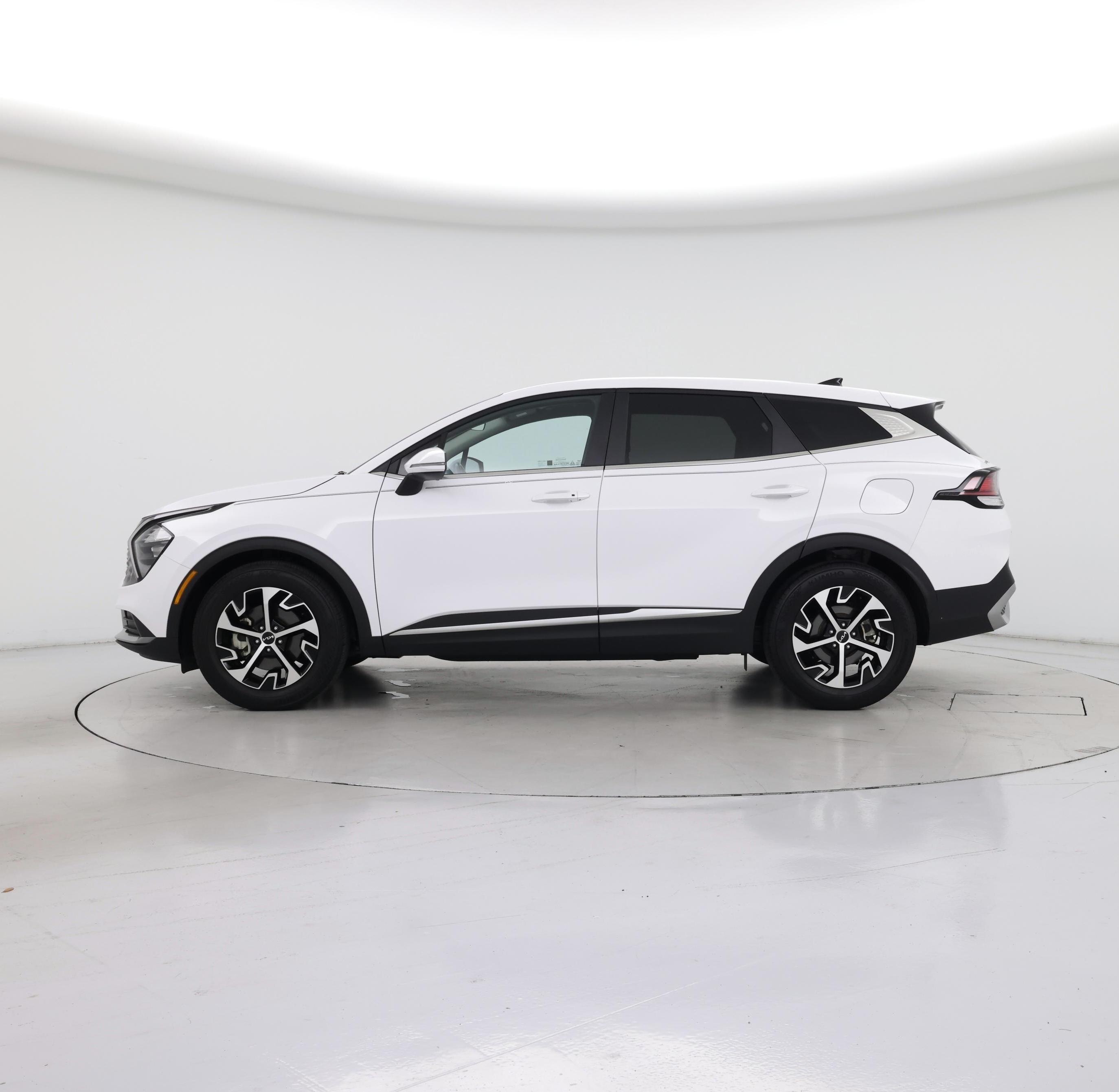 Thumbnail: 2023 Kia Sportage - 3
