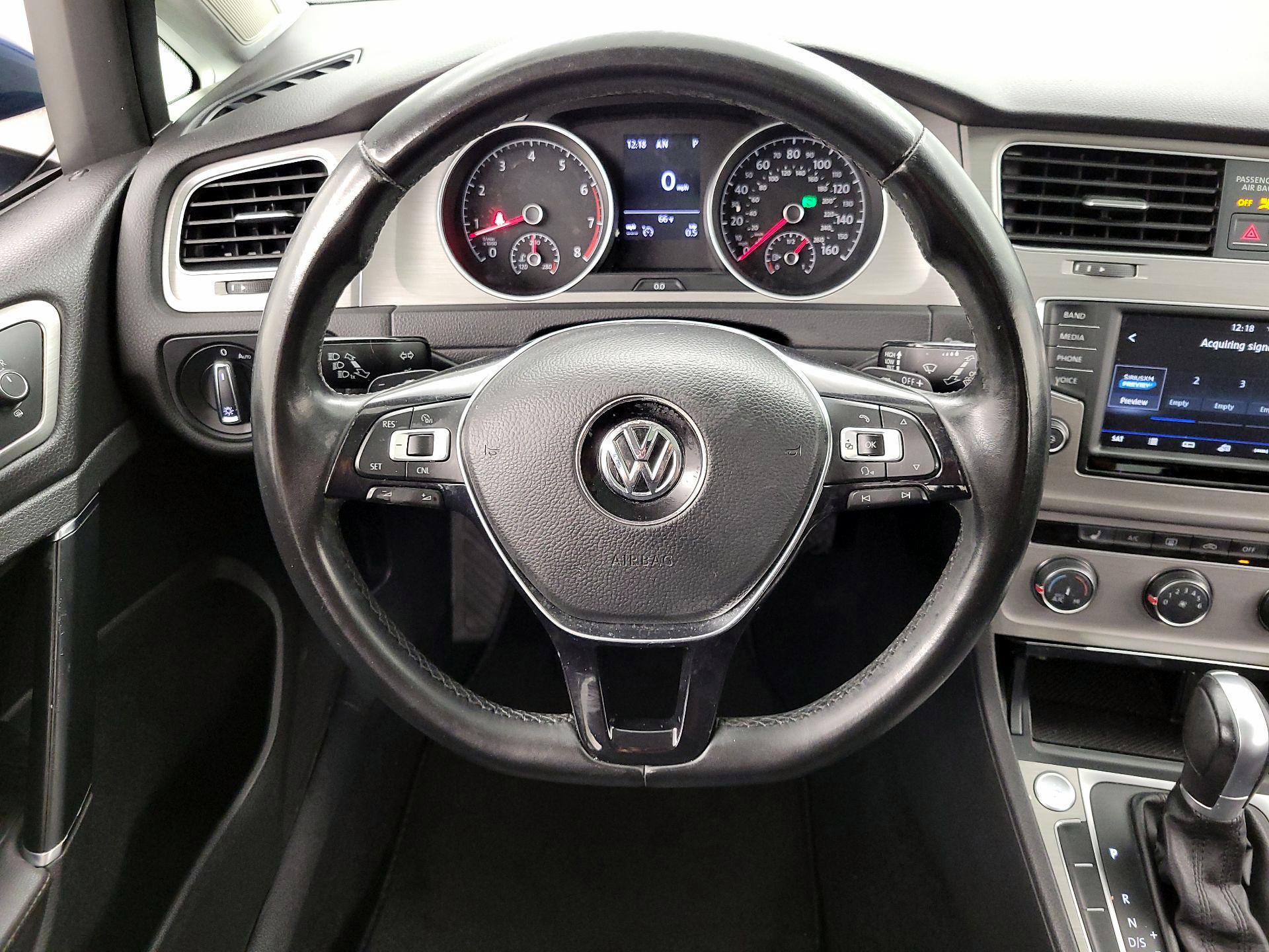 Thumbnail: 2017 Volkswagen Golf - 10