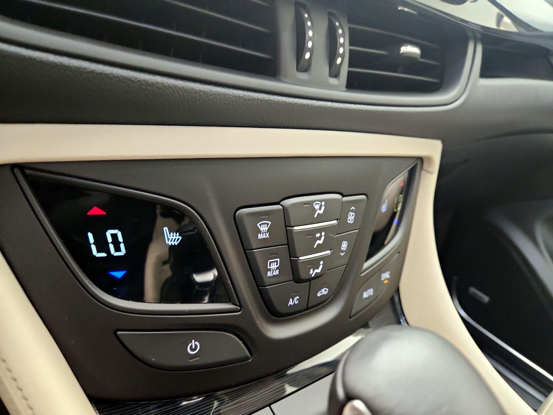 Thumbnail: 2017 Buick Envision - 16