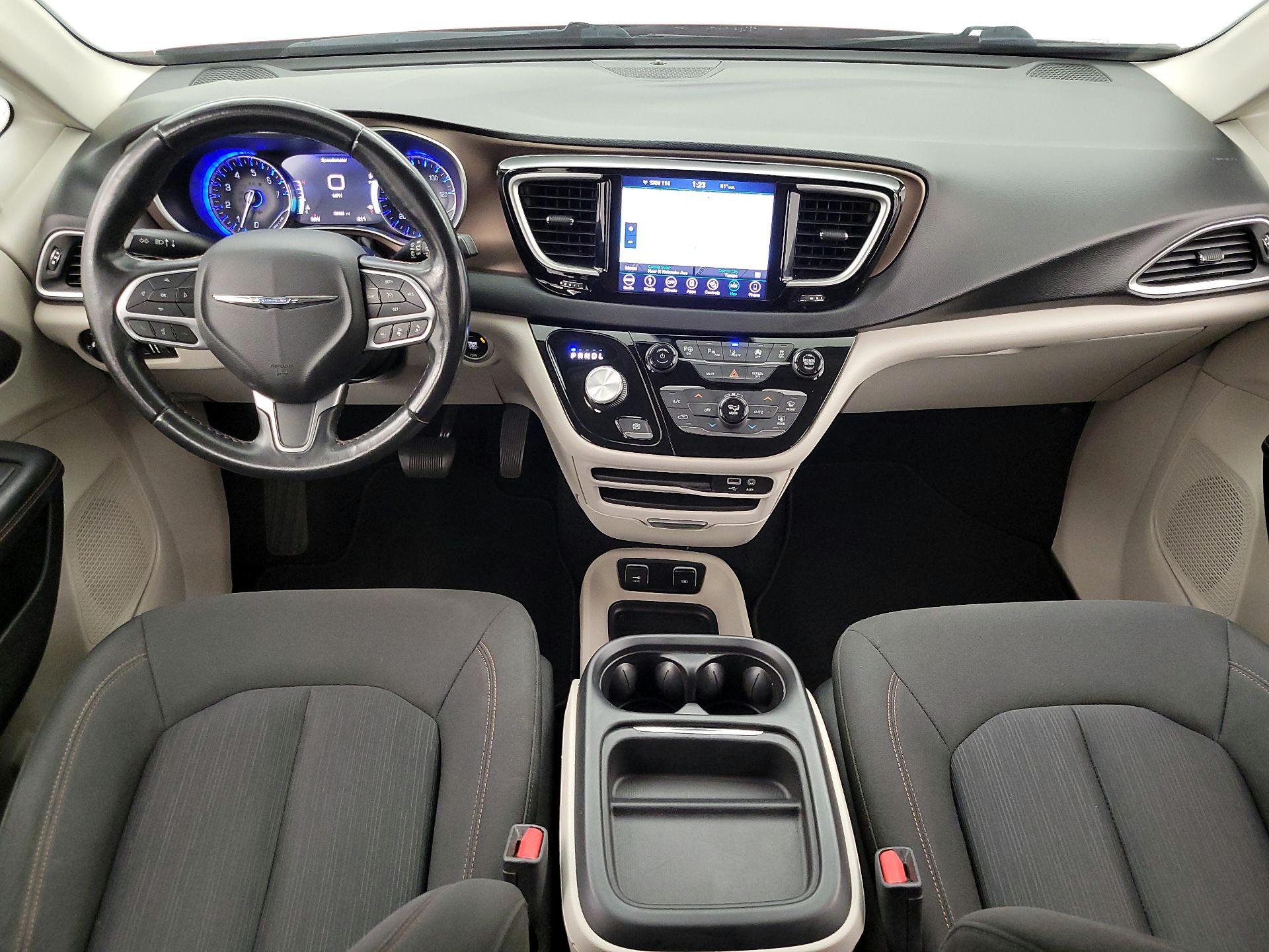 Thumbnail: 2019 Chrysler Pacifica - 9