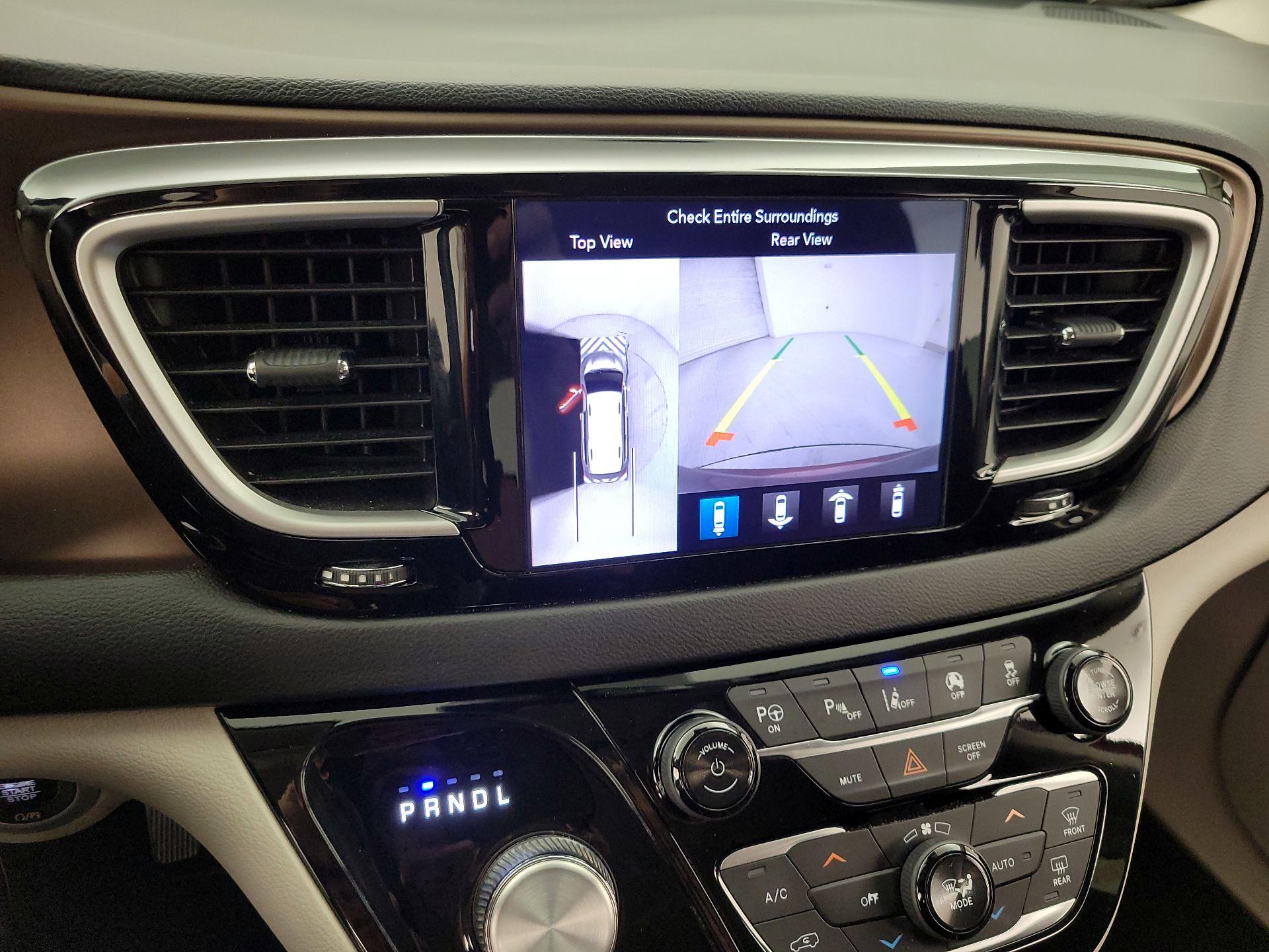 Thumbnail: 2019 Chrysler Pacifica - 15