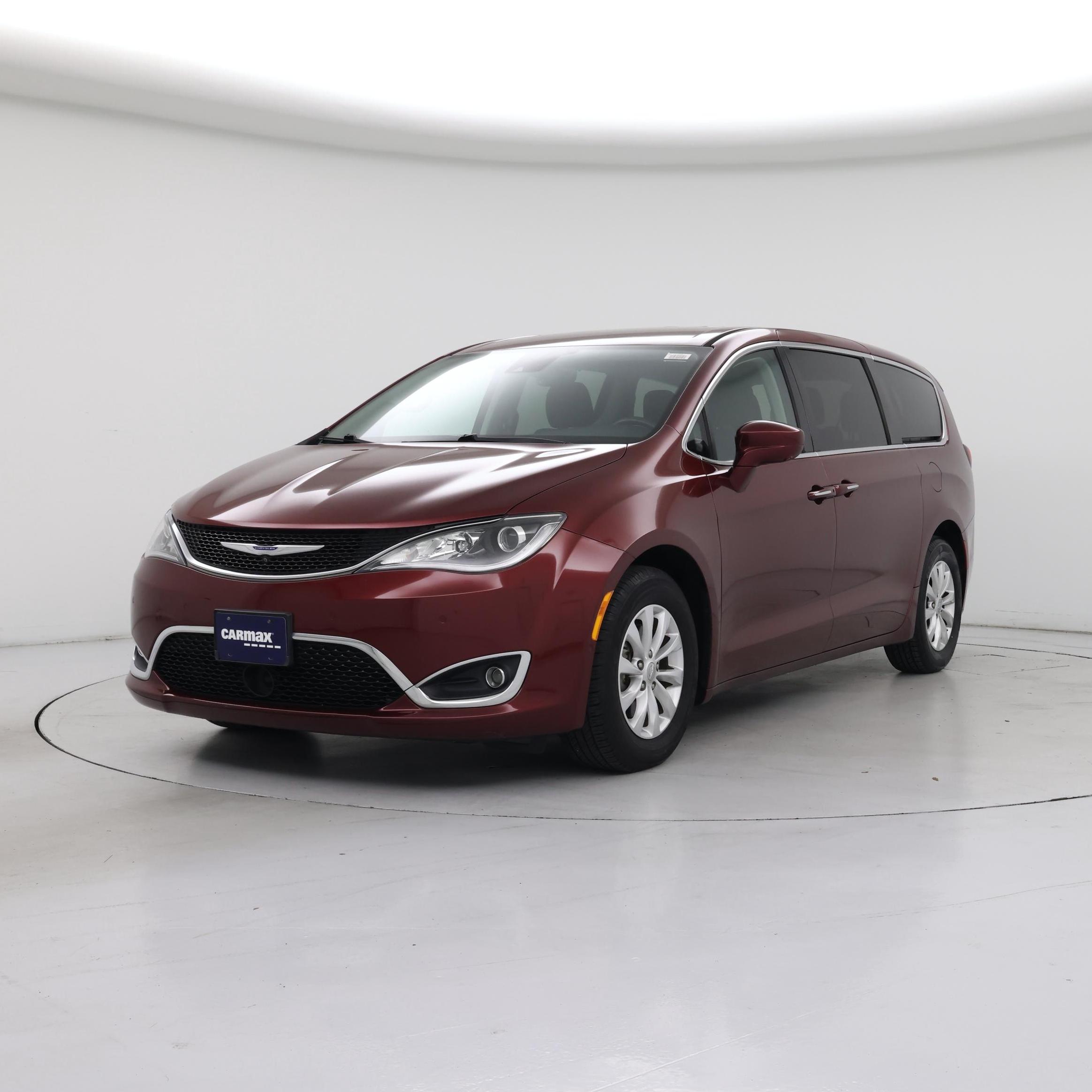 Thumbnail: 2019 Chrysler Pacifica - 4