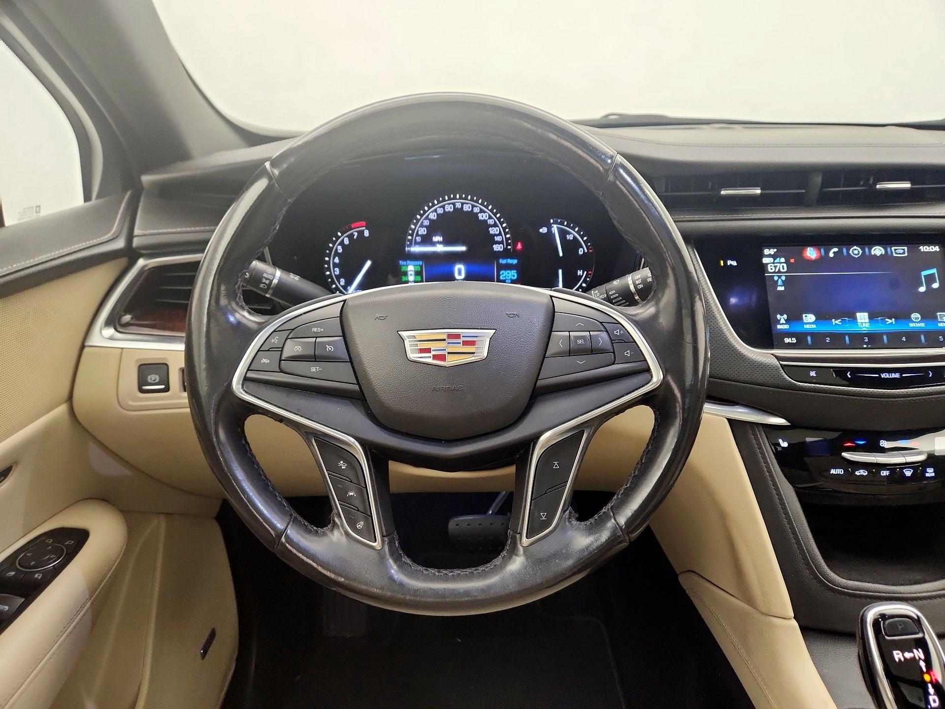 Thumbnail: 2018 Cadillac XT5 - 10