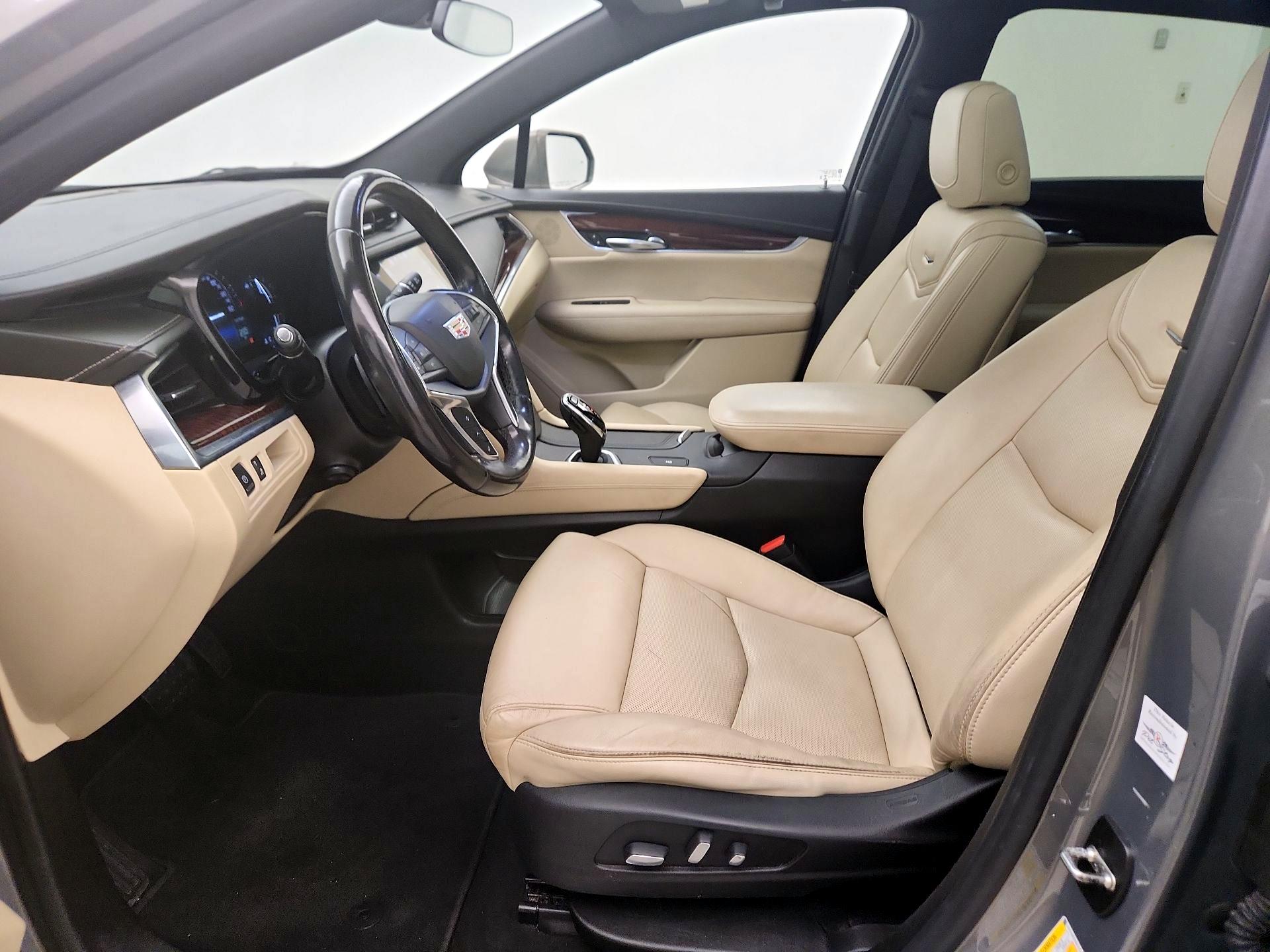 Thumbnail: 2018 Cadillac XT5 - 11