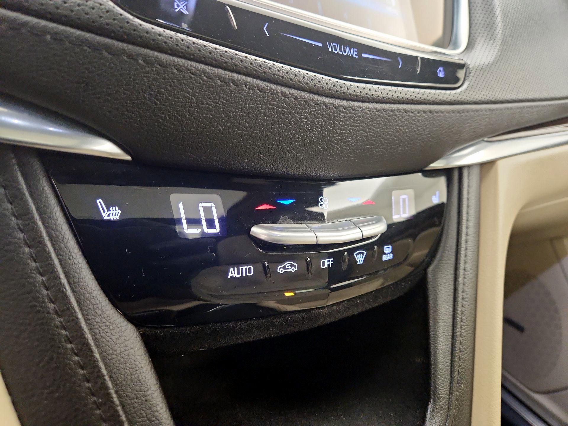 Thumbnail: 2018 Cadillac XT5 - 16