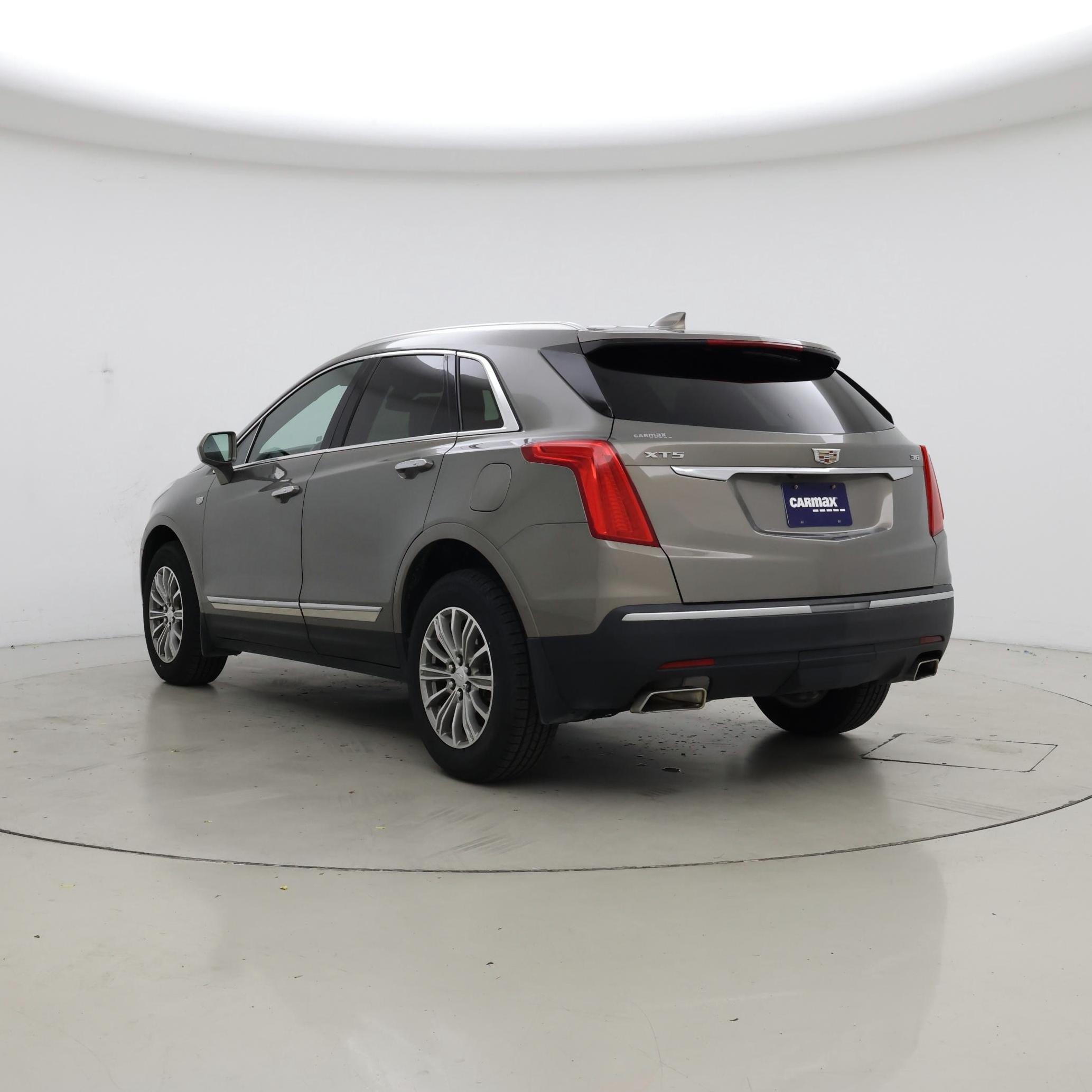 Thumbnail: 2018 Cadillac XT5 - 2