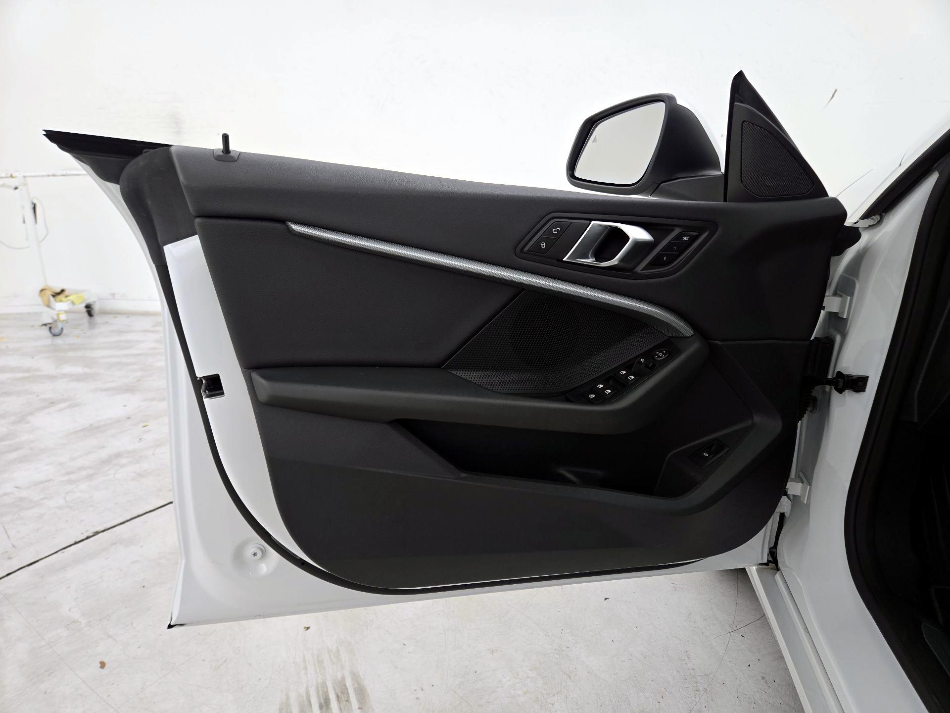 Thumbnail: 2024 BMW 2 Series - 12