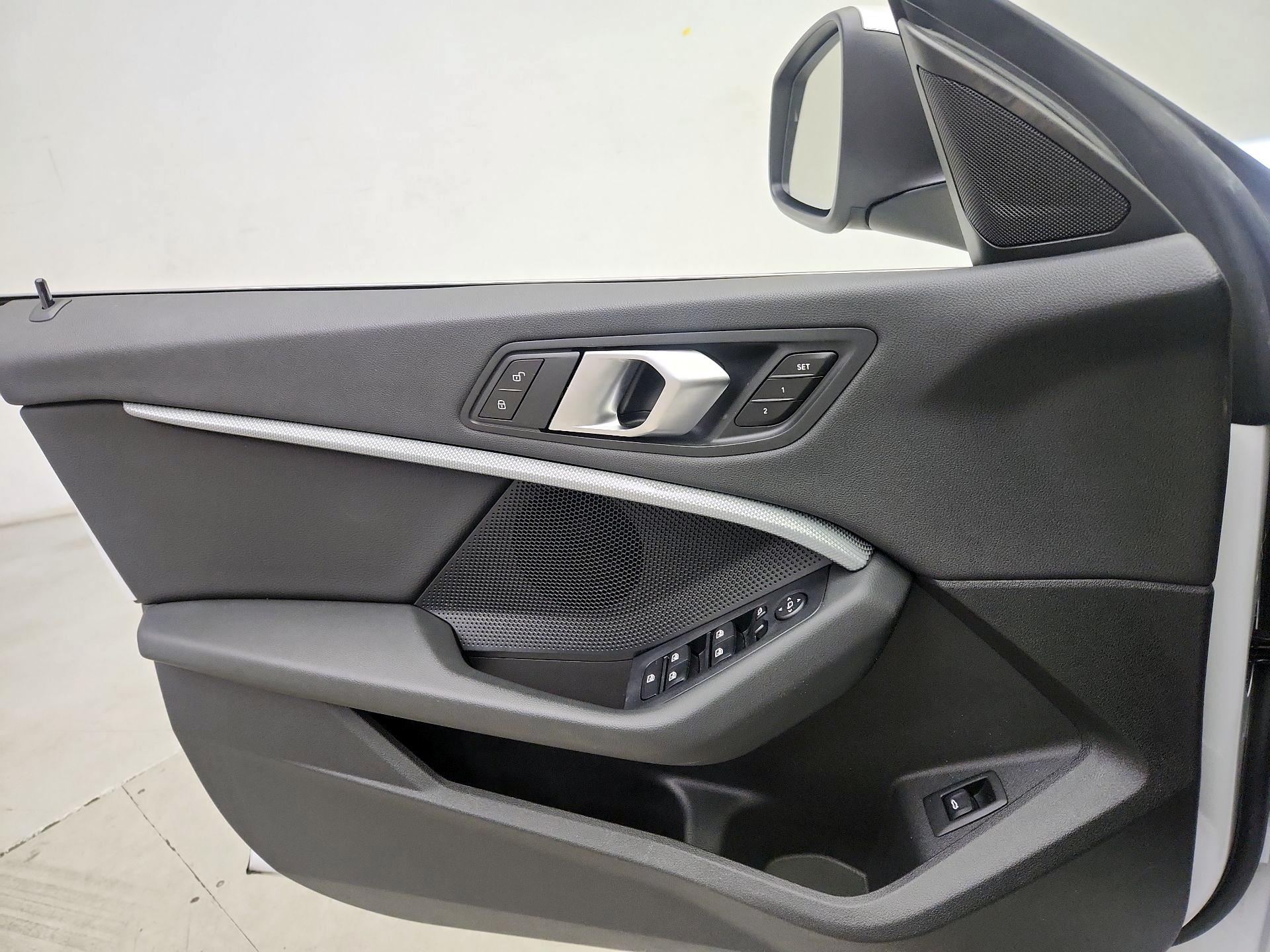 Thumbnail: 2024 BMW 2 Series - 12