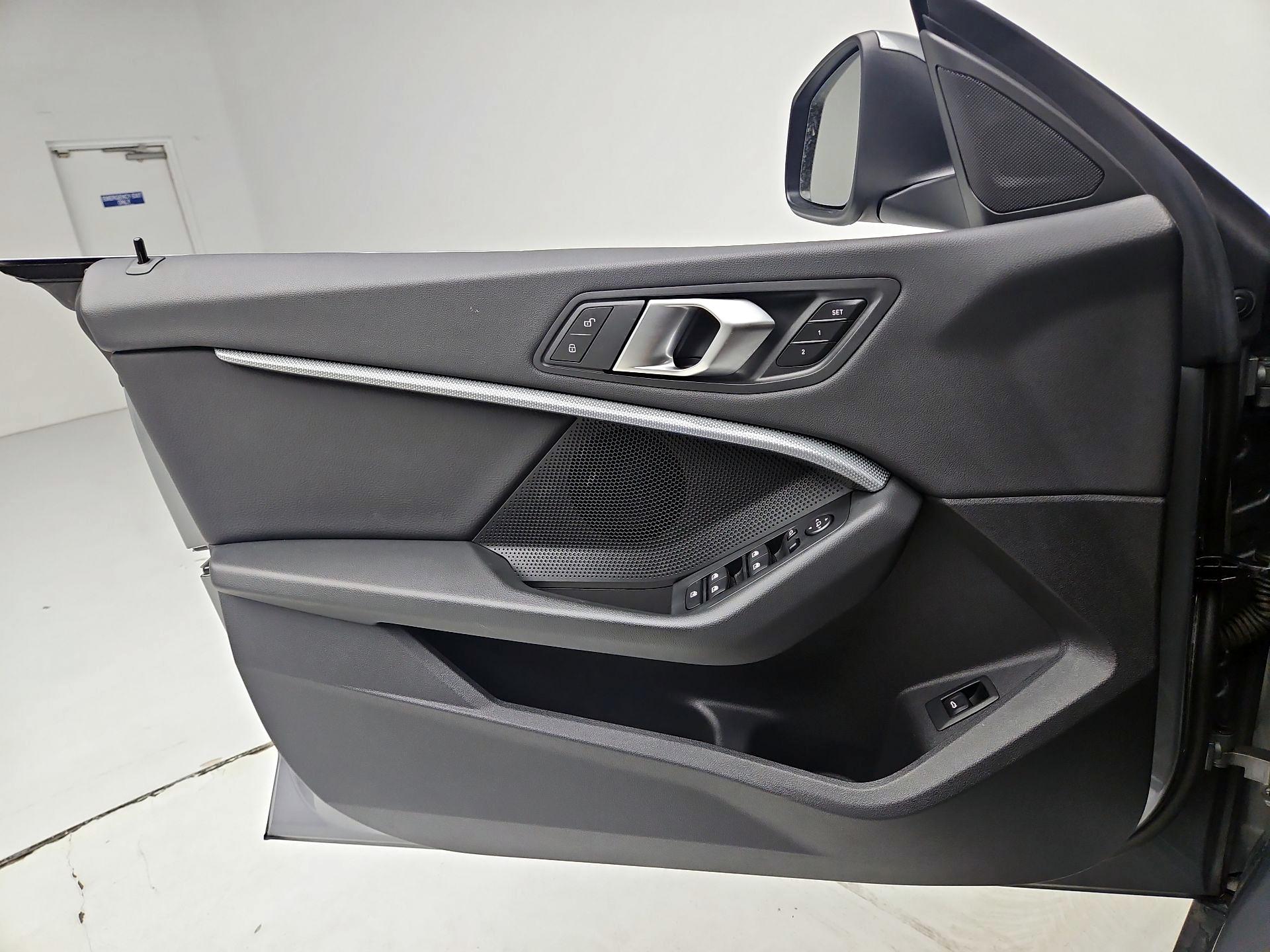 Thumbnail: 2024 BMW 2 Series - 12