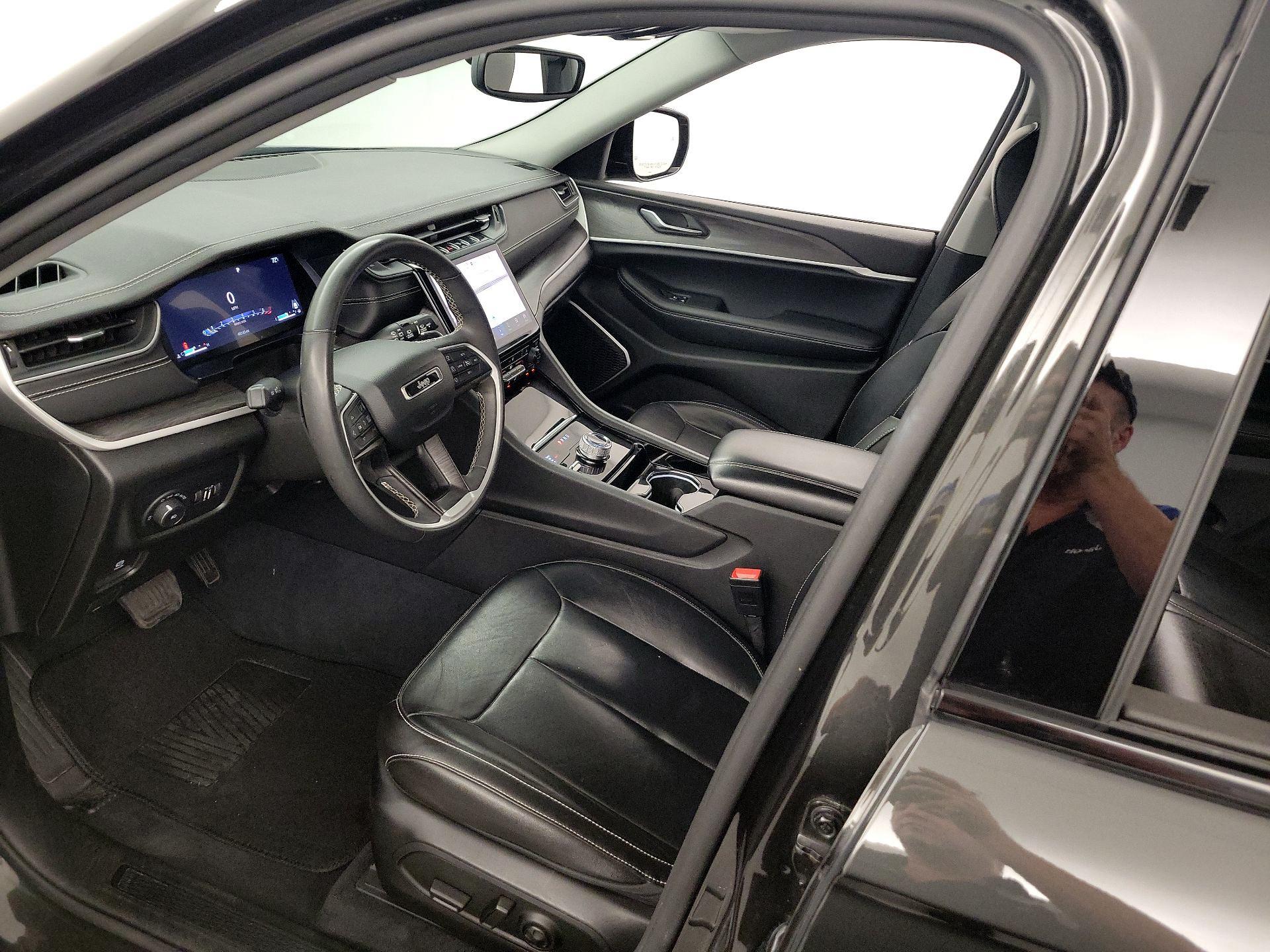 Thumbnail: 2023 Jeep Grand Cherokee - 11