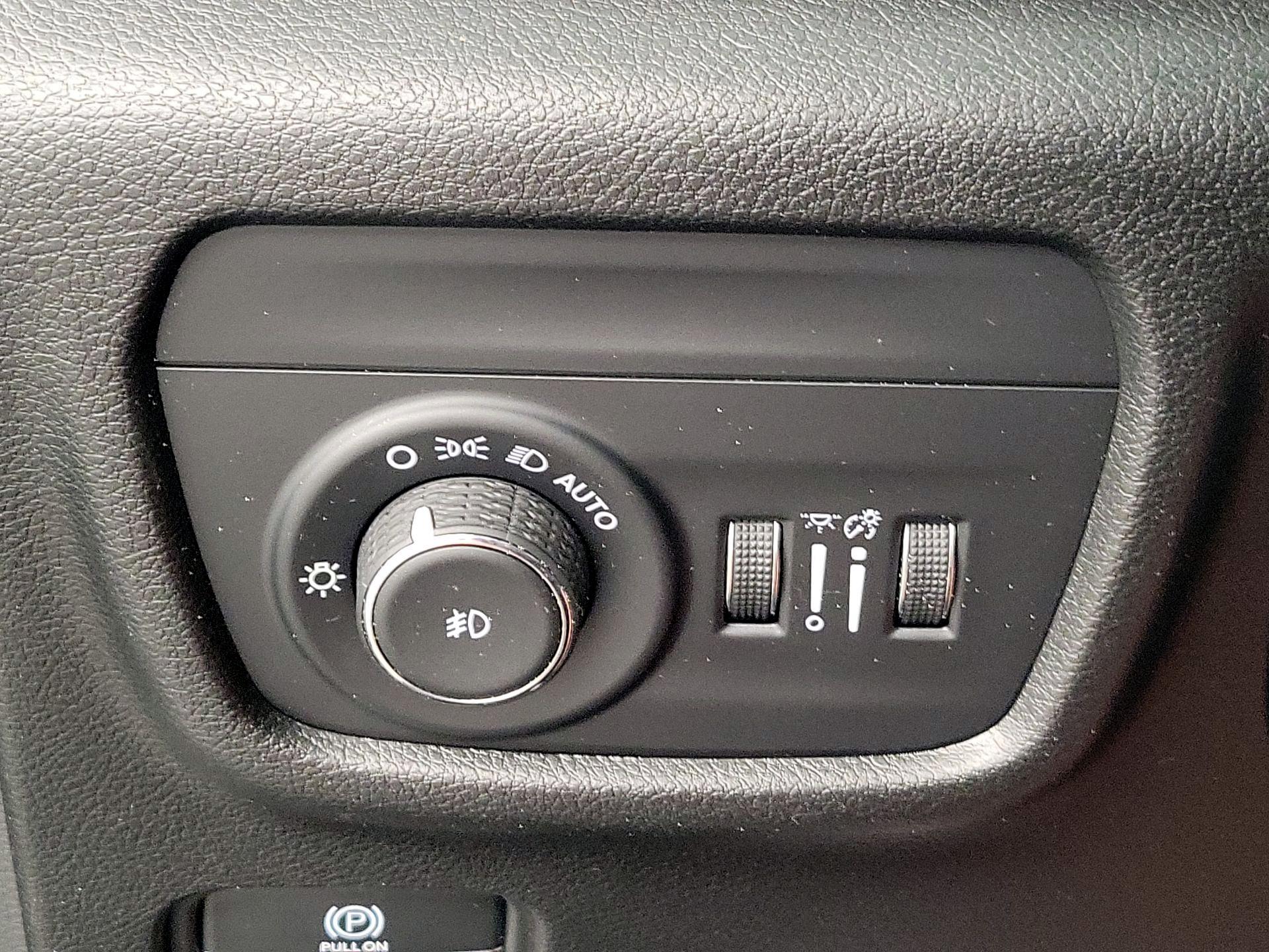 Thumbnail: 2023 Jeep Grand Cherokee - 13