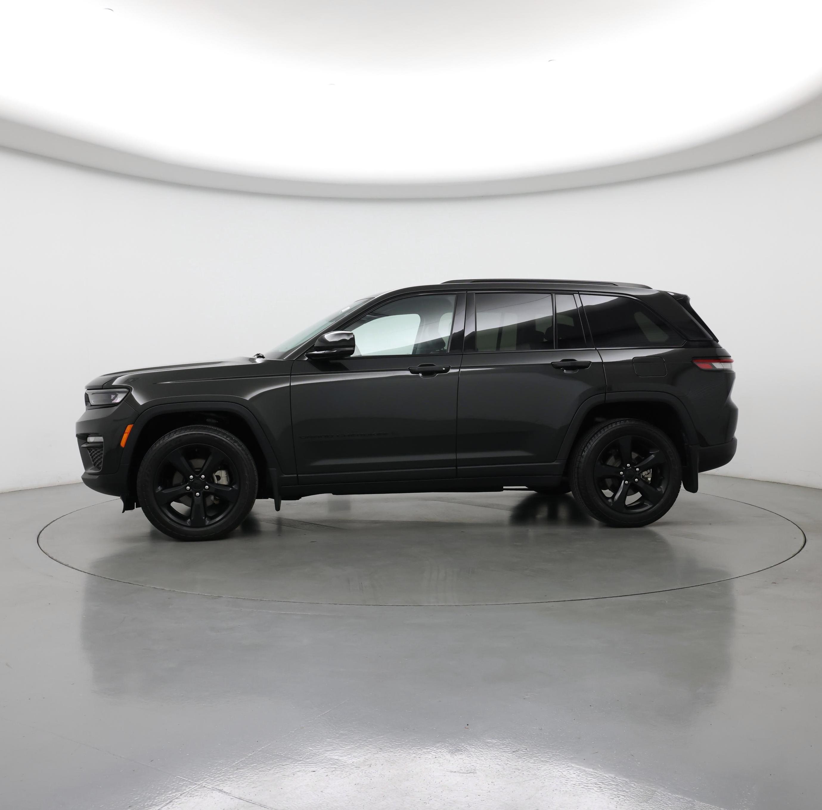 Thumbnail: 2023 Jeep Grand Cherokee - 3