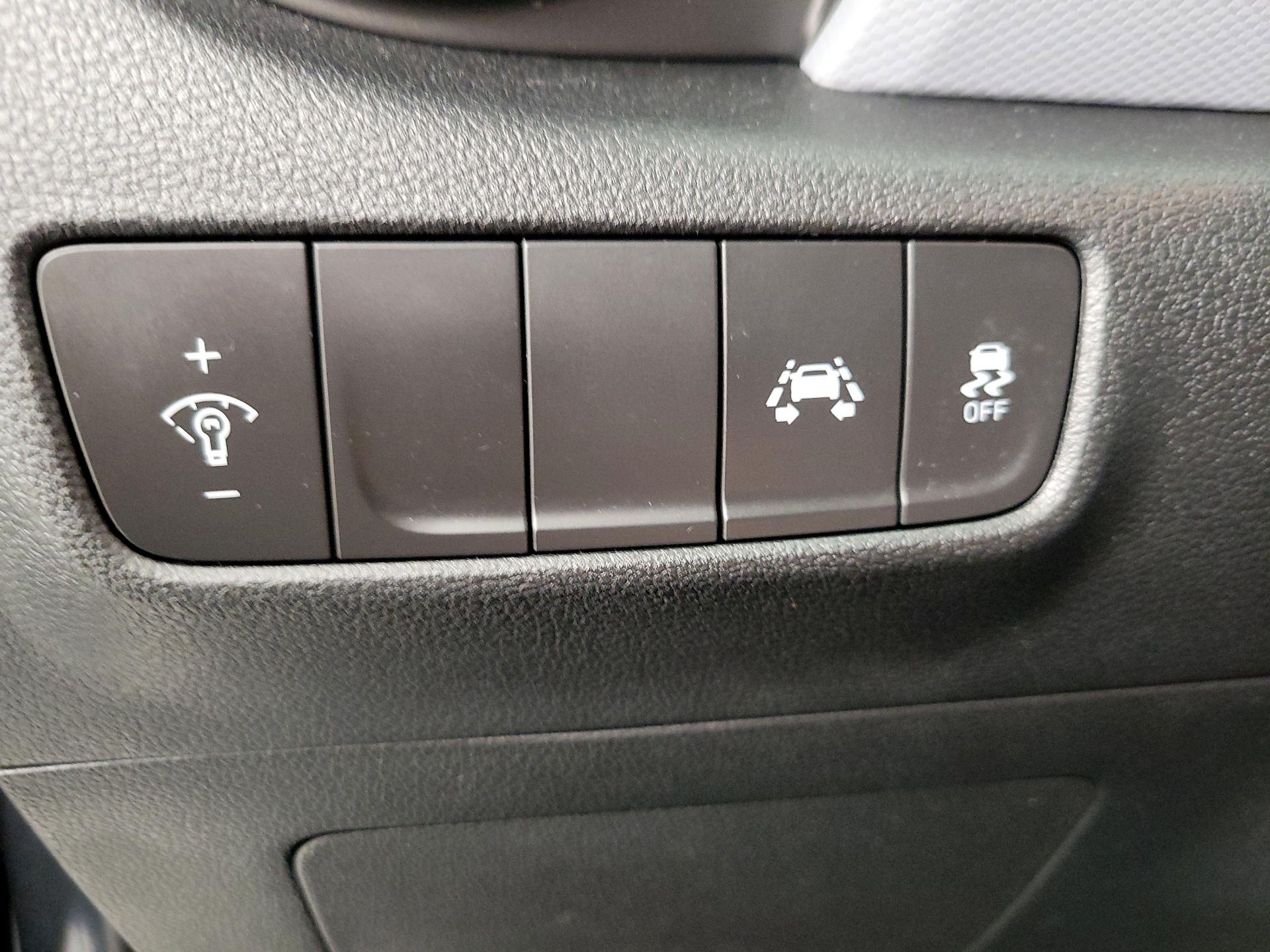 Thumbnail: 2020 Hyundai Kona - 13