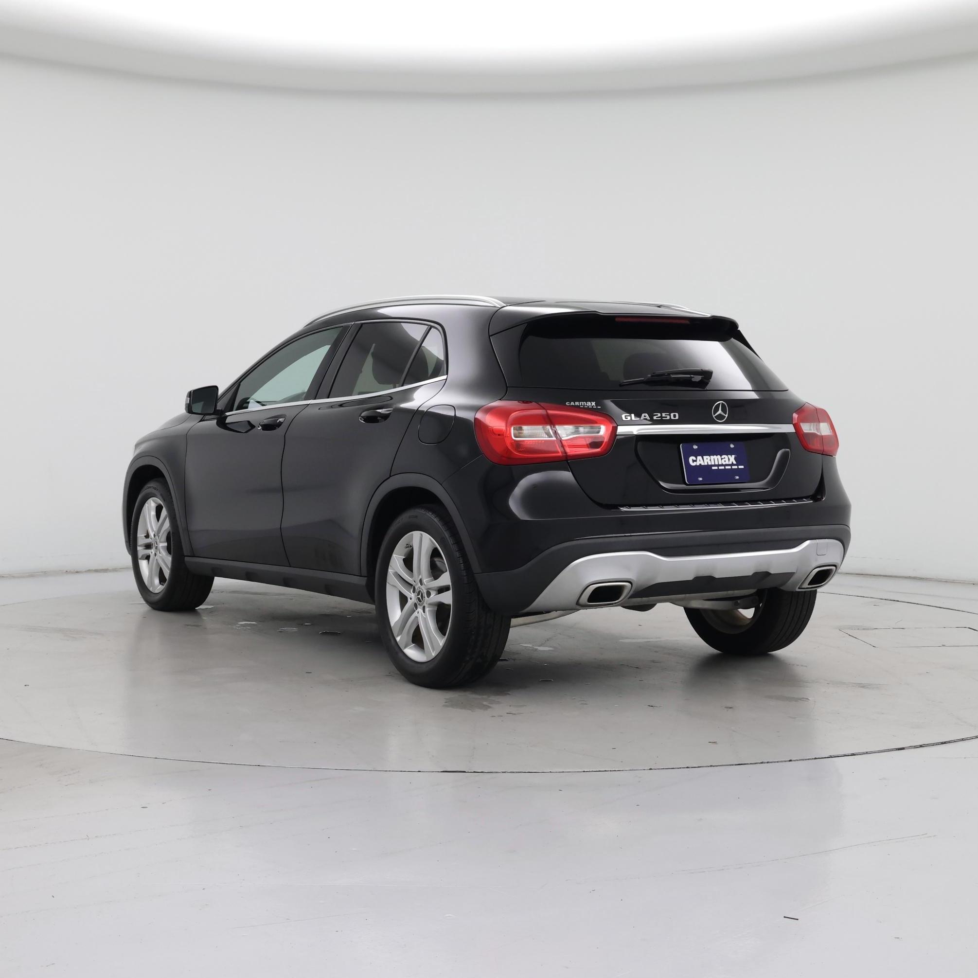 Thumbnail: 2018 Mercedes-Benz GLA - 2