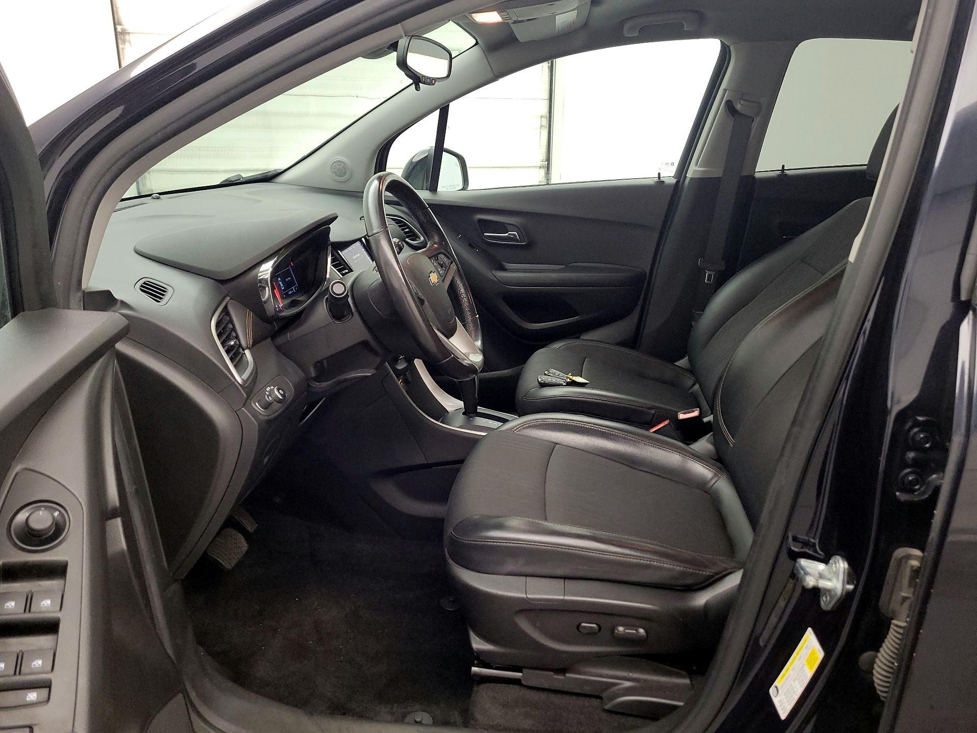 Thumbnail: 2022 Chevrolet Trax - 11