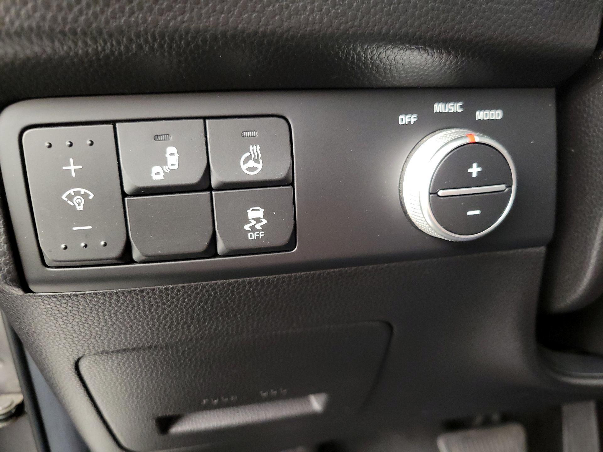 Thumbnail: 2018 Kia Soul - 13