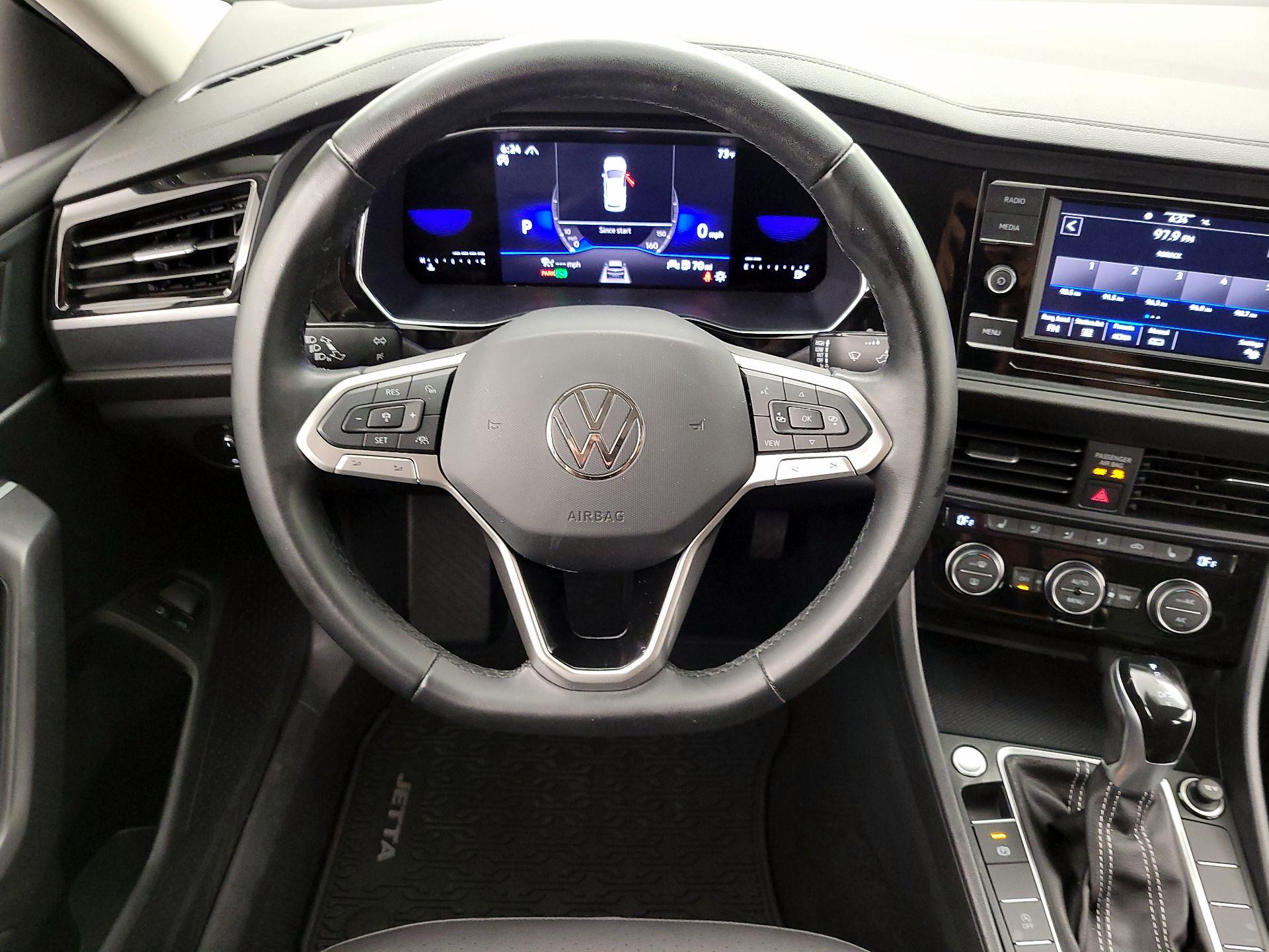 Thumbnail: 2023 Volkswagen Jetta - 10
