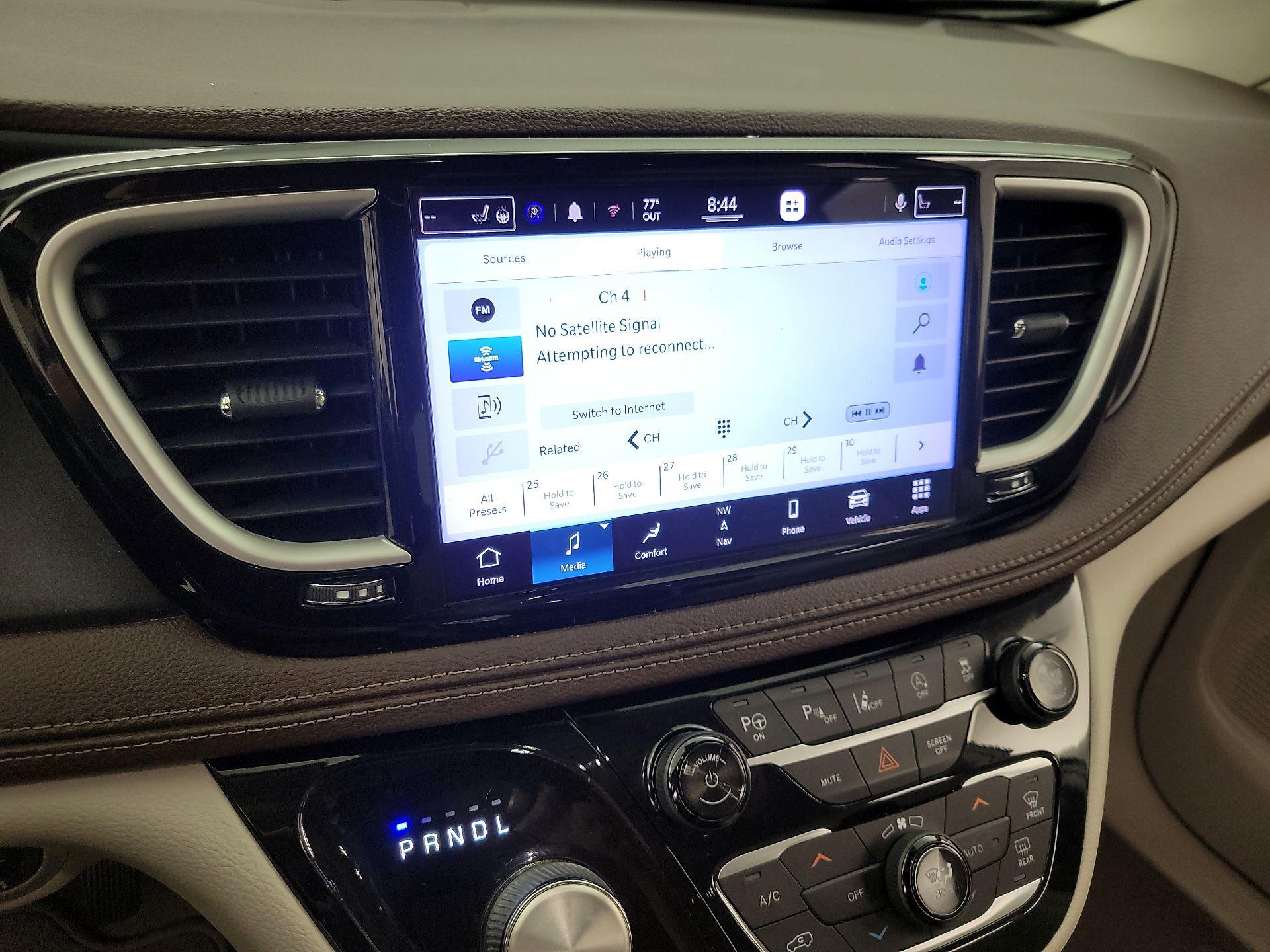 Thumbnail: 2021 Chrysler Pacifica - 16