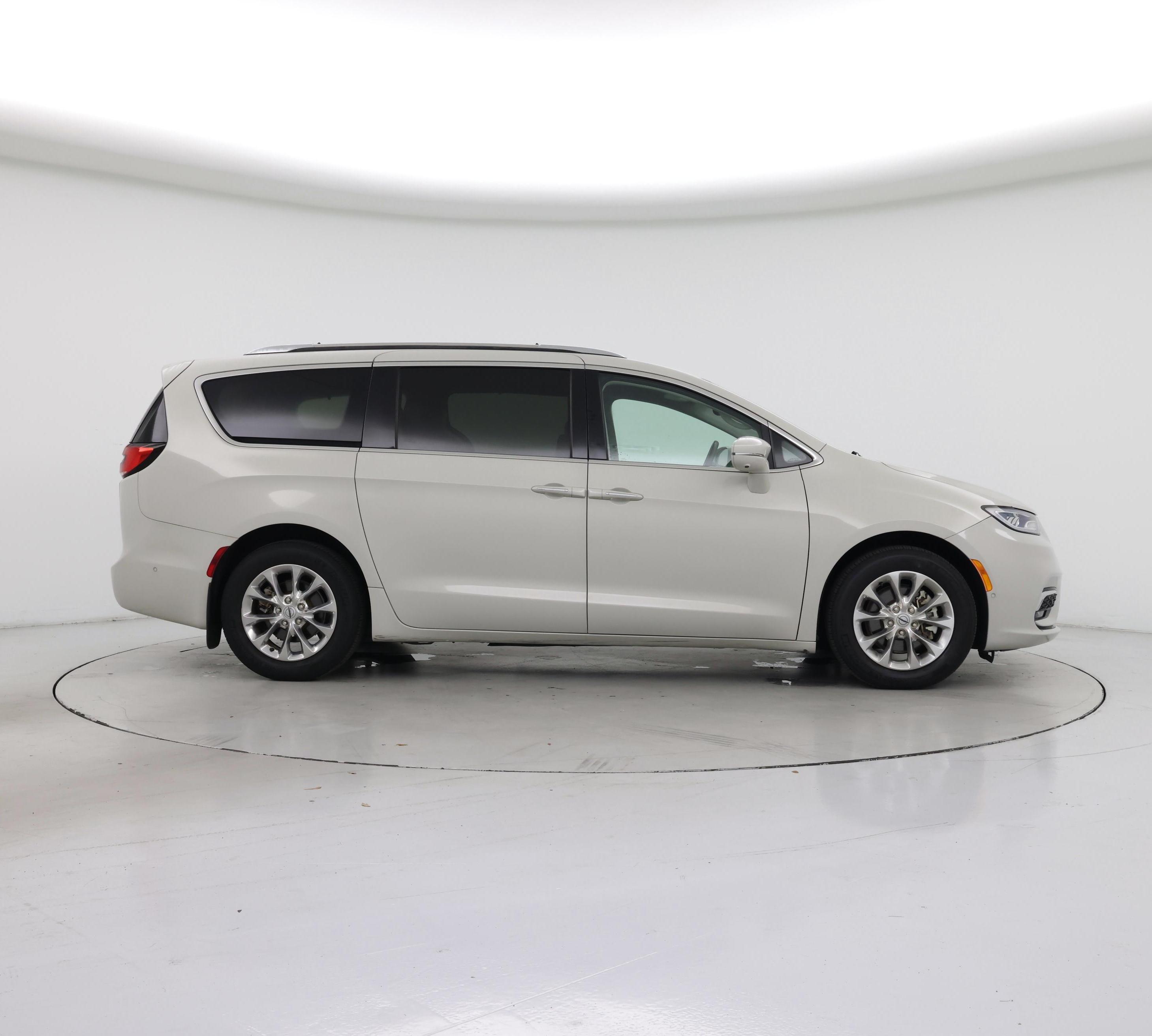 Thumbnail: 2021 Chrysler Pacifica - 7