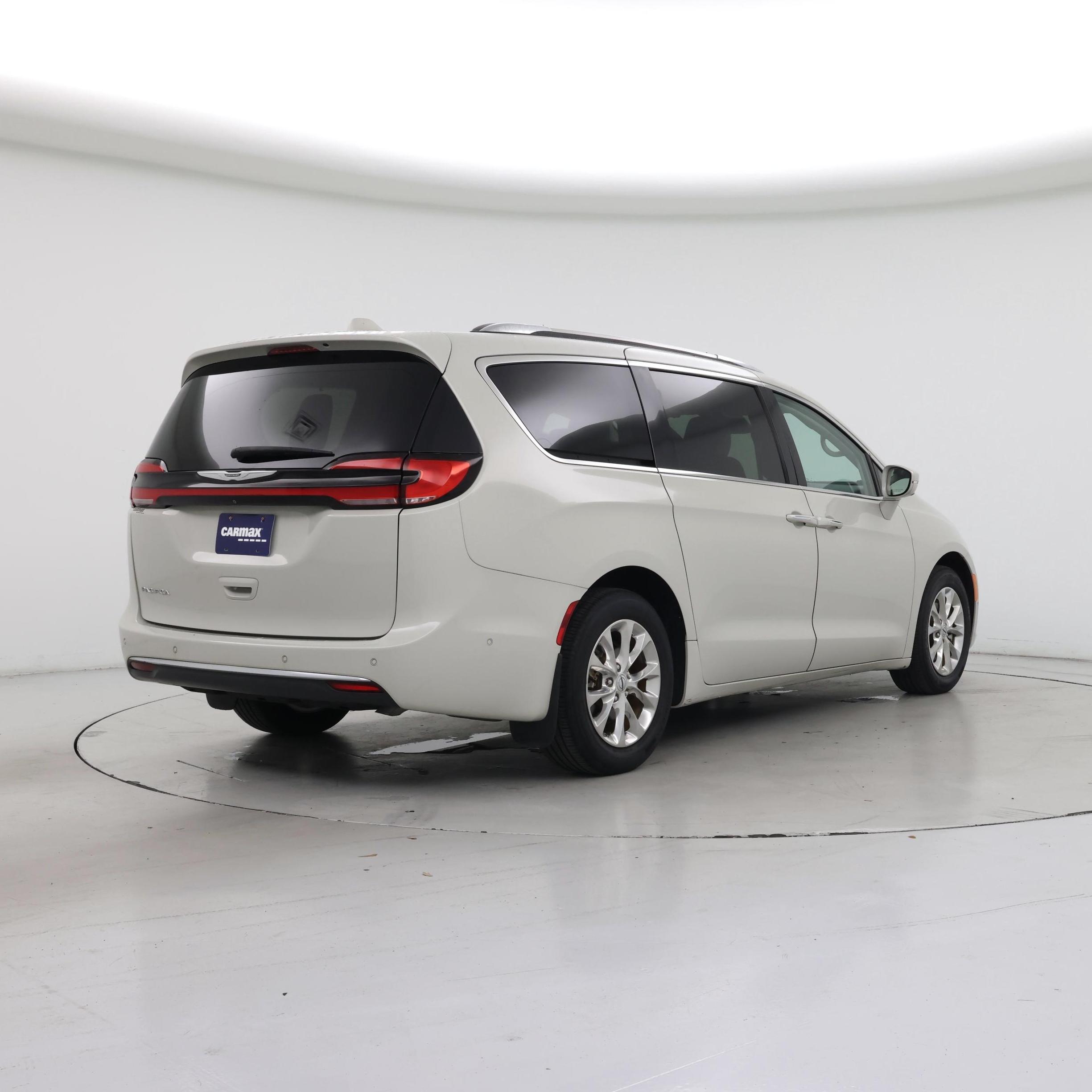 Thumbnail: 2021 Chrysler Pacifica - 8