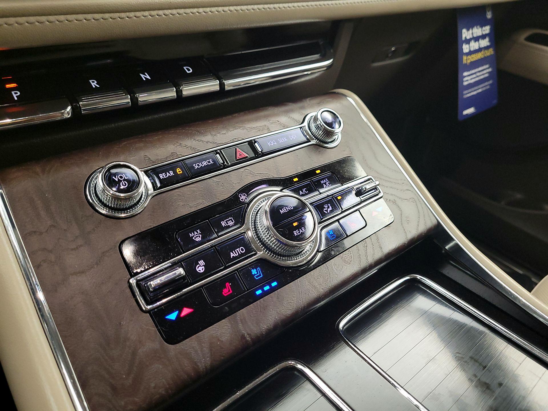 Thumbnail: 2021 Lincoln Aviator - 17