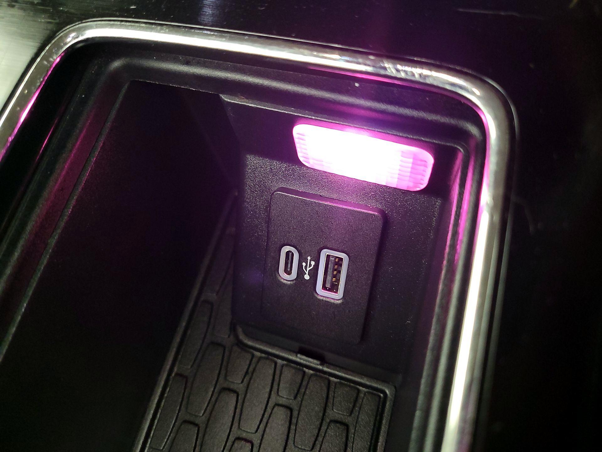 Thumbnail: 2021 Lincoln Aviator - 19