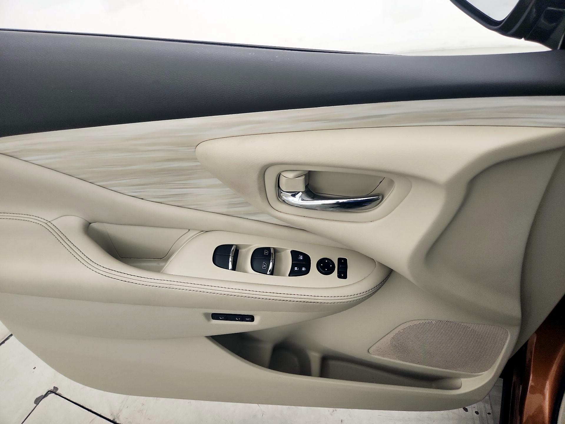 Thumbnail: 2015 Nissan Murano - 12