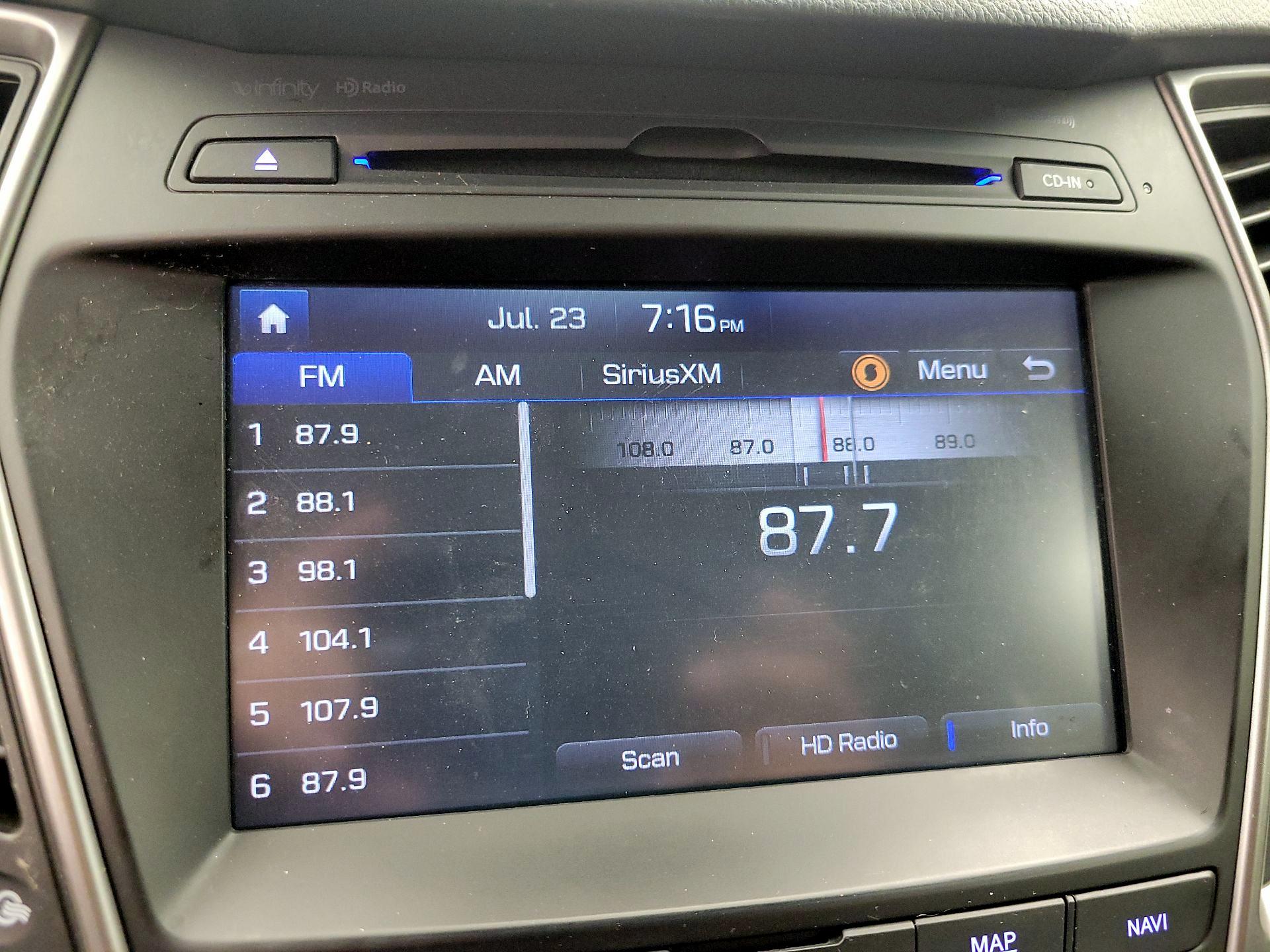 Thumbnail: 2018 Hyundai Santa Fe - 16