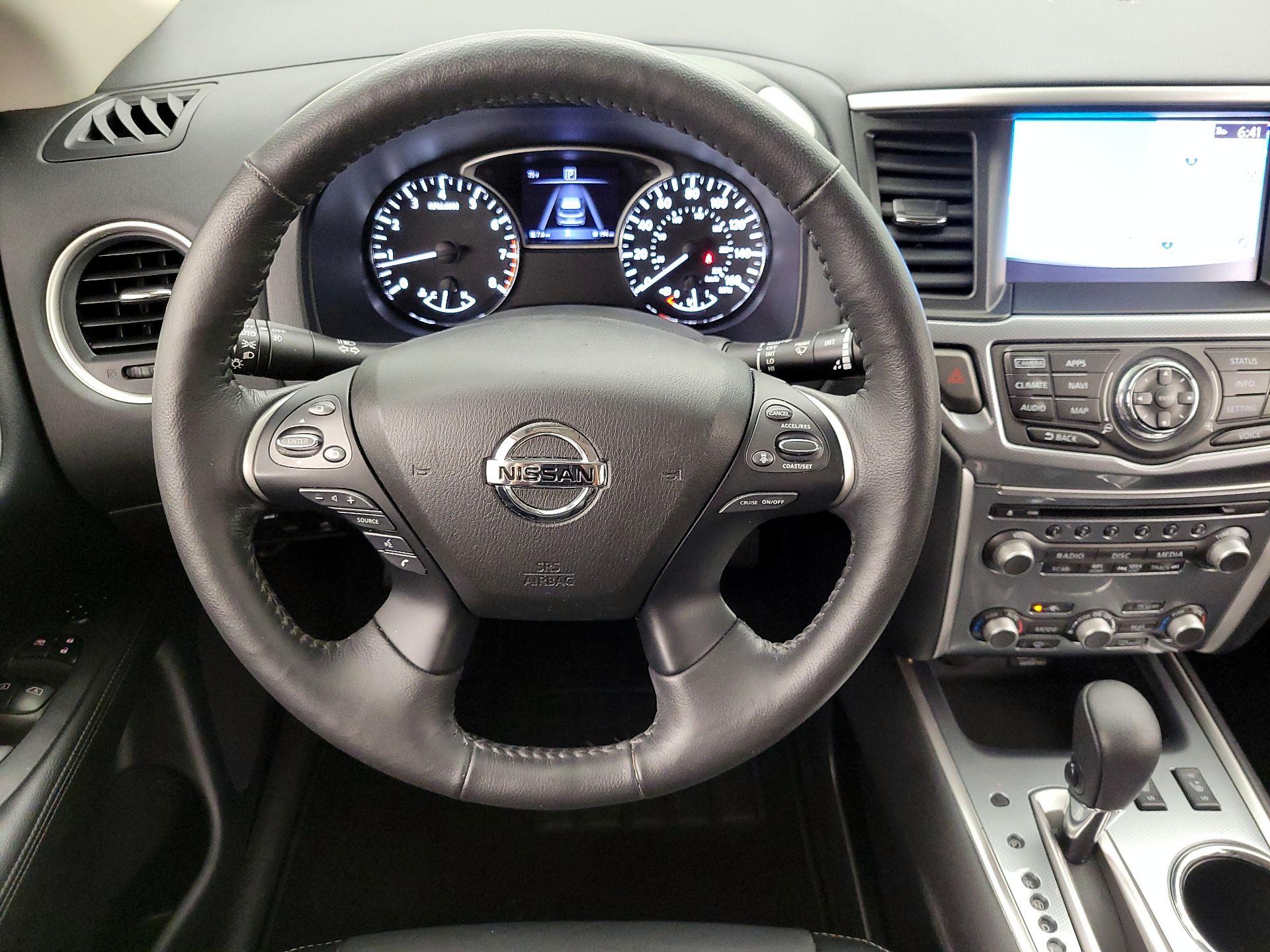 Thumbnail: 2020 Nissan Pathfinder - 10
