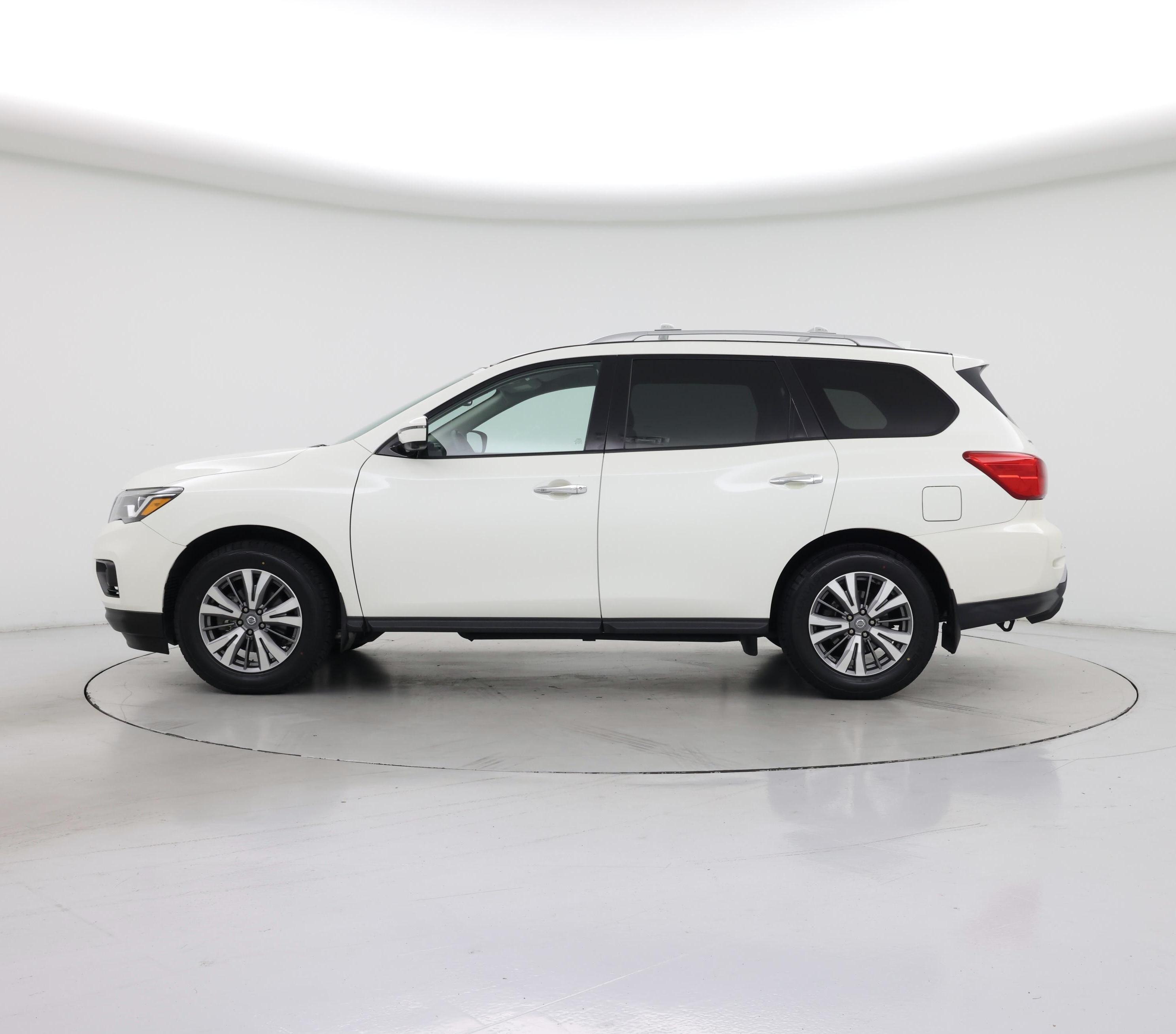 Thumbnail: 2020 Nissan Pathfinder - 3