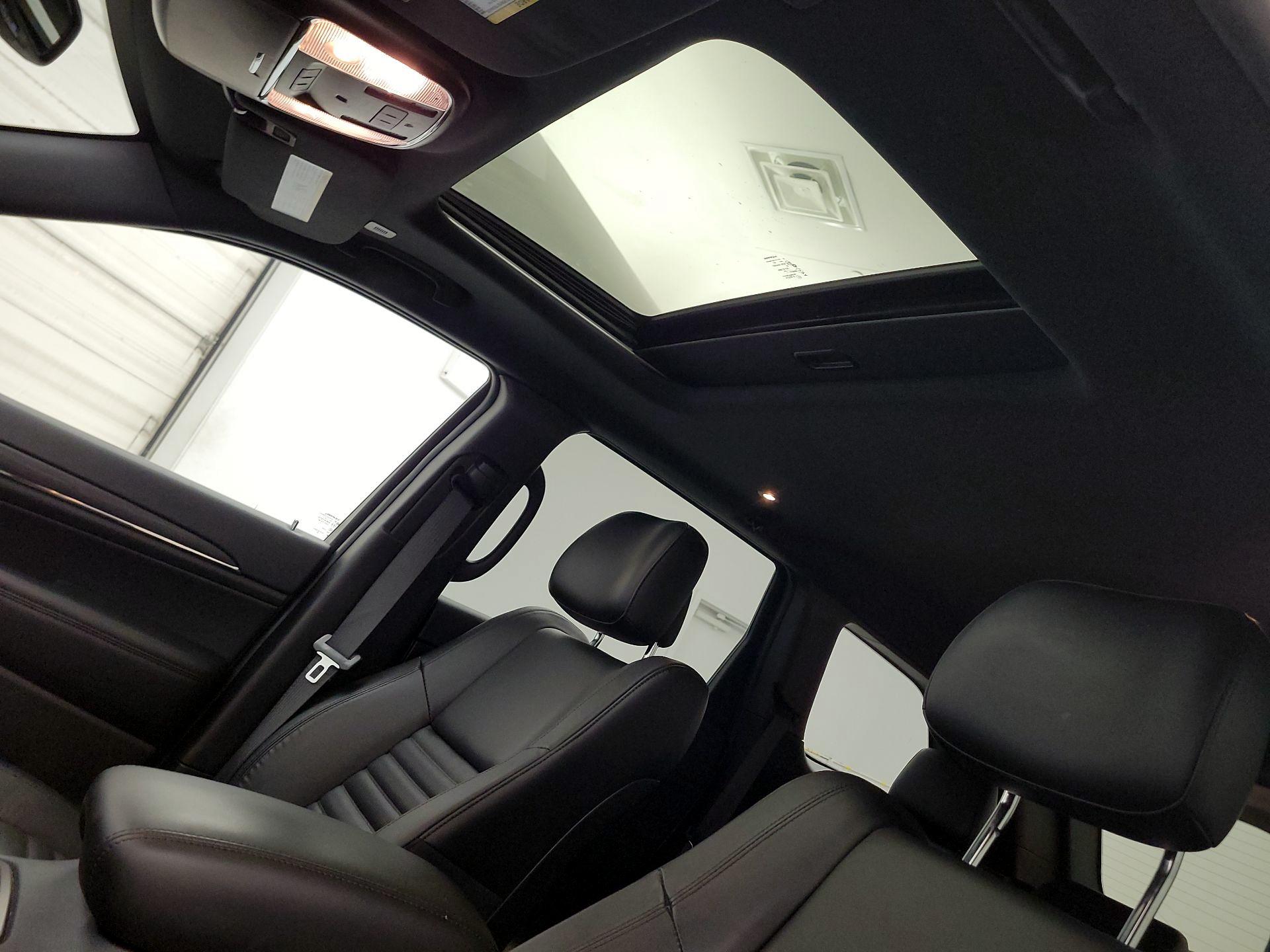 Thumbnail: 2020 Jeep Grand Cherokee - 20